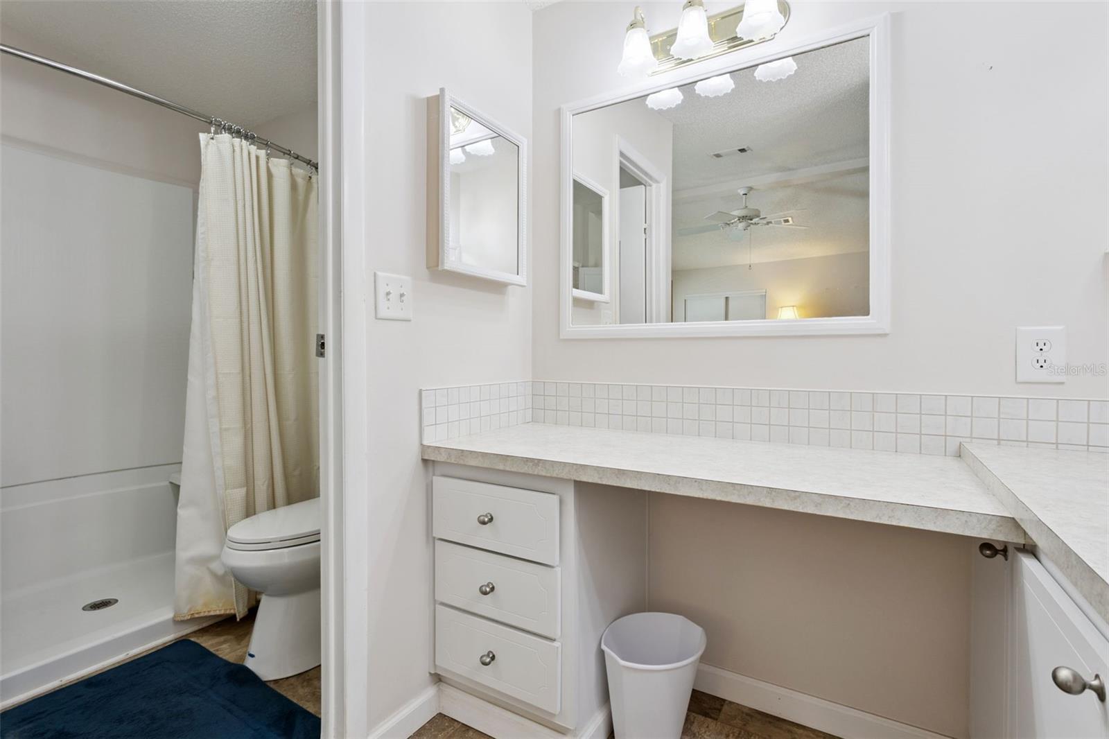 1612 E SCHWARTZ BLVD