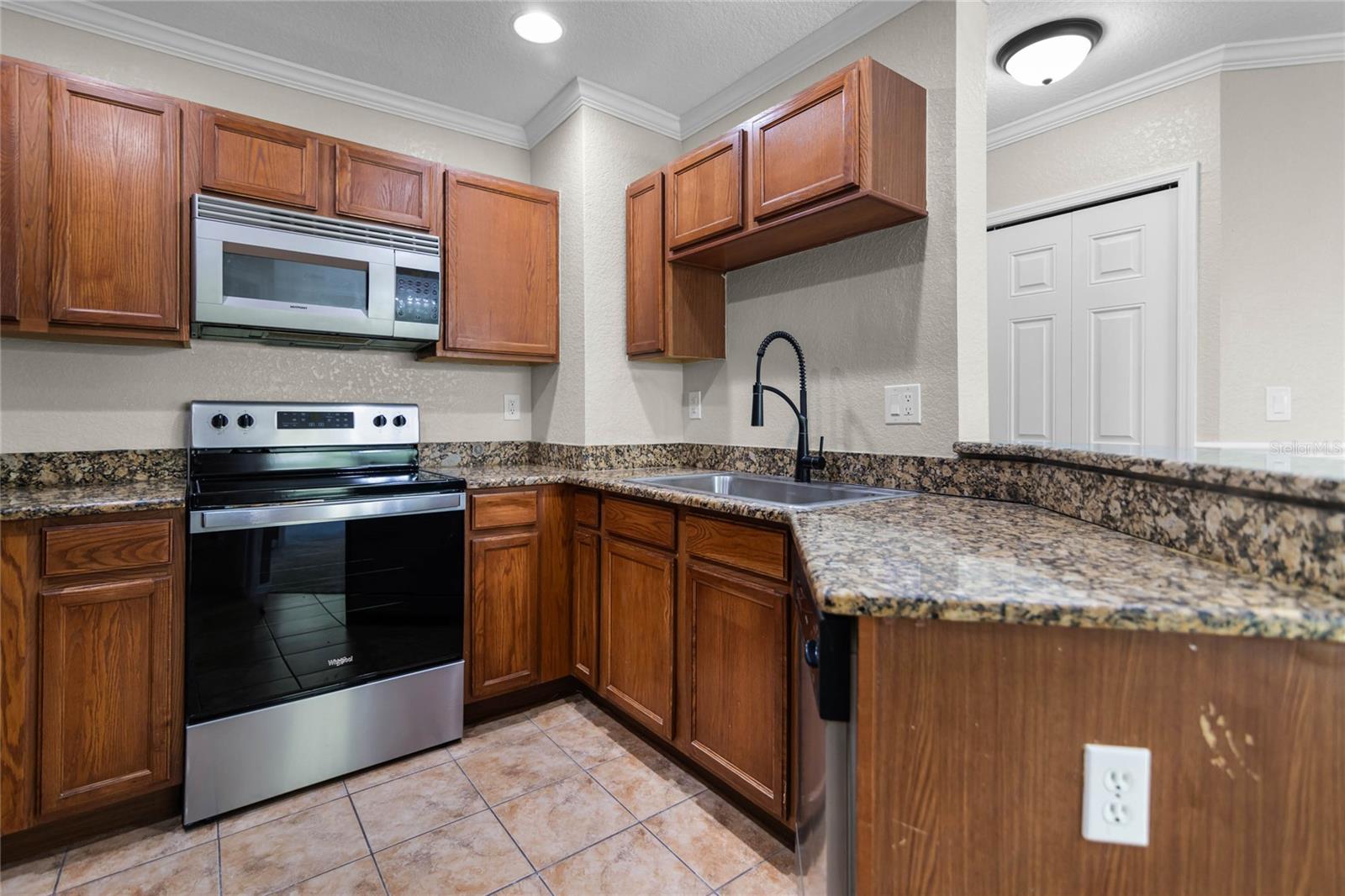 4600 E MOODY BLVD #9N