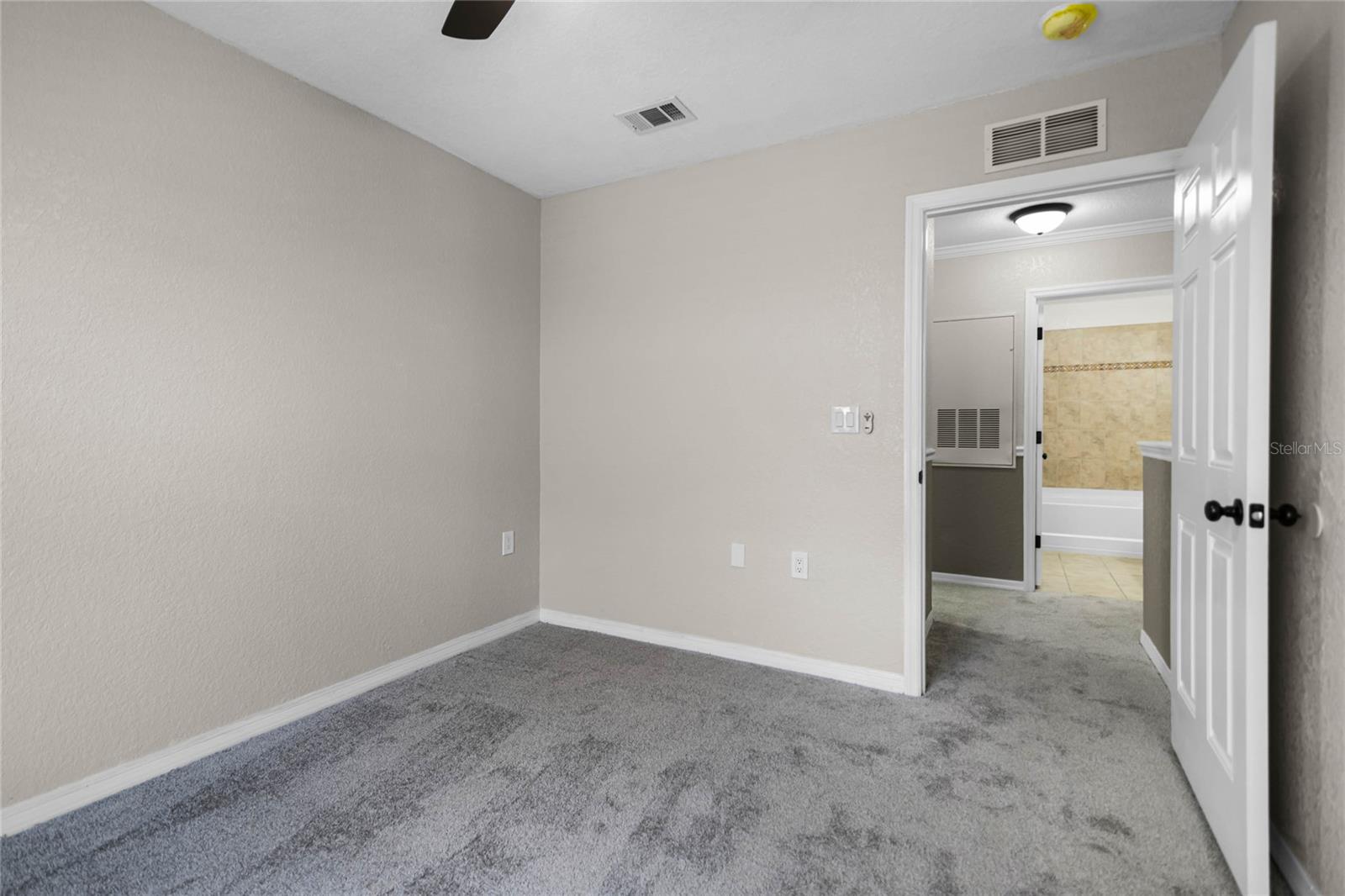 4600 E MOODY BLVD #9N