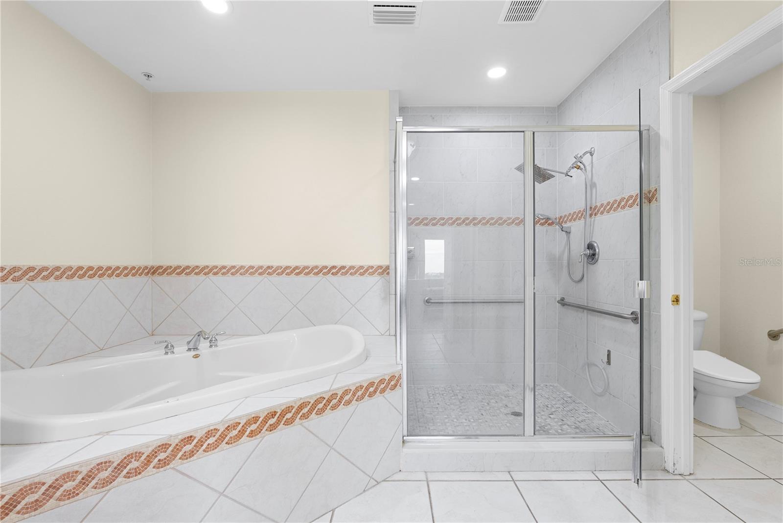 8749 THE ESPLANADE #16