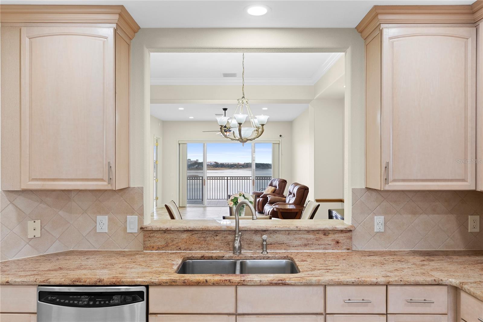 8749 THE ESPLANADE #16