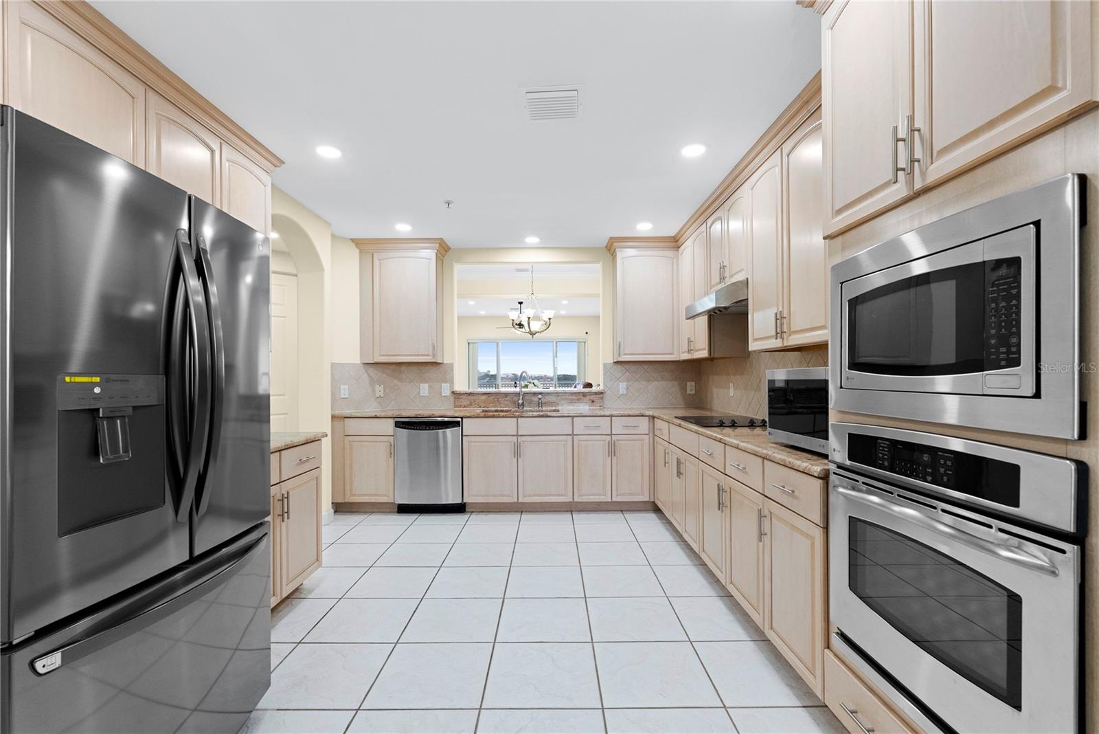 8749 THE ESPLANADE #16