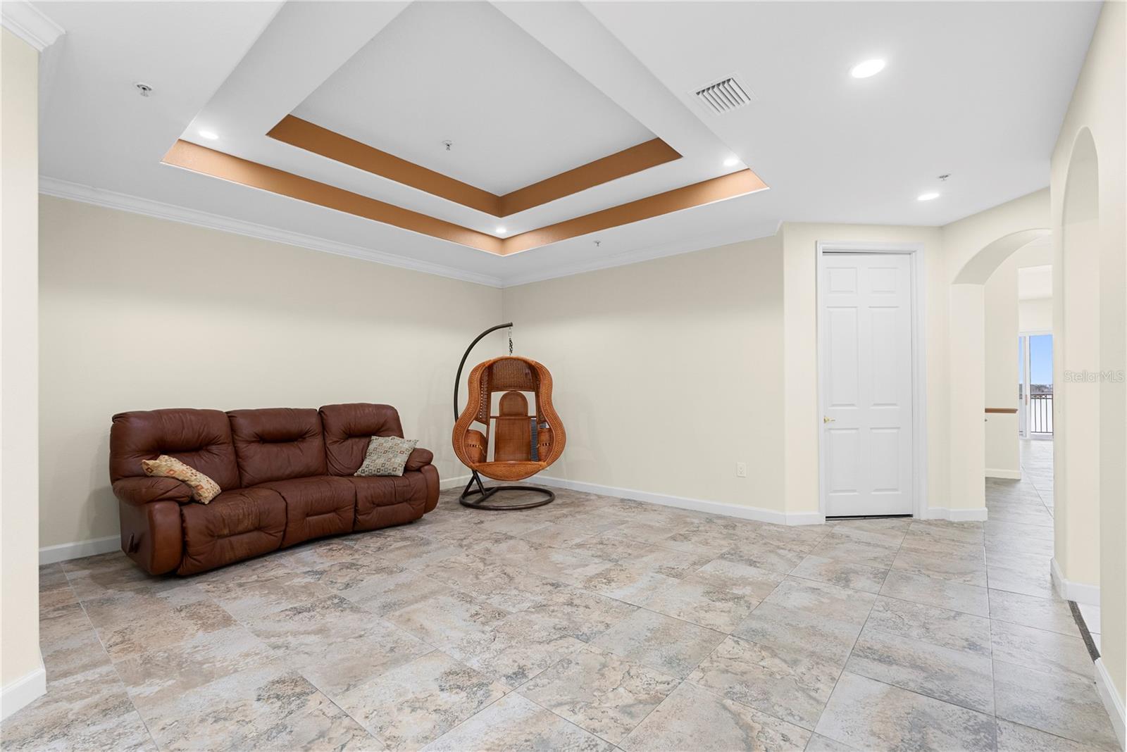 8749 THE ESPLANADE #16