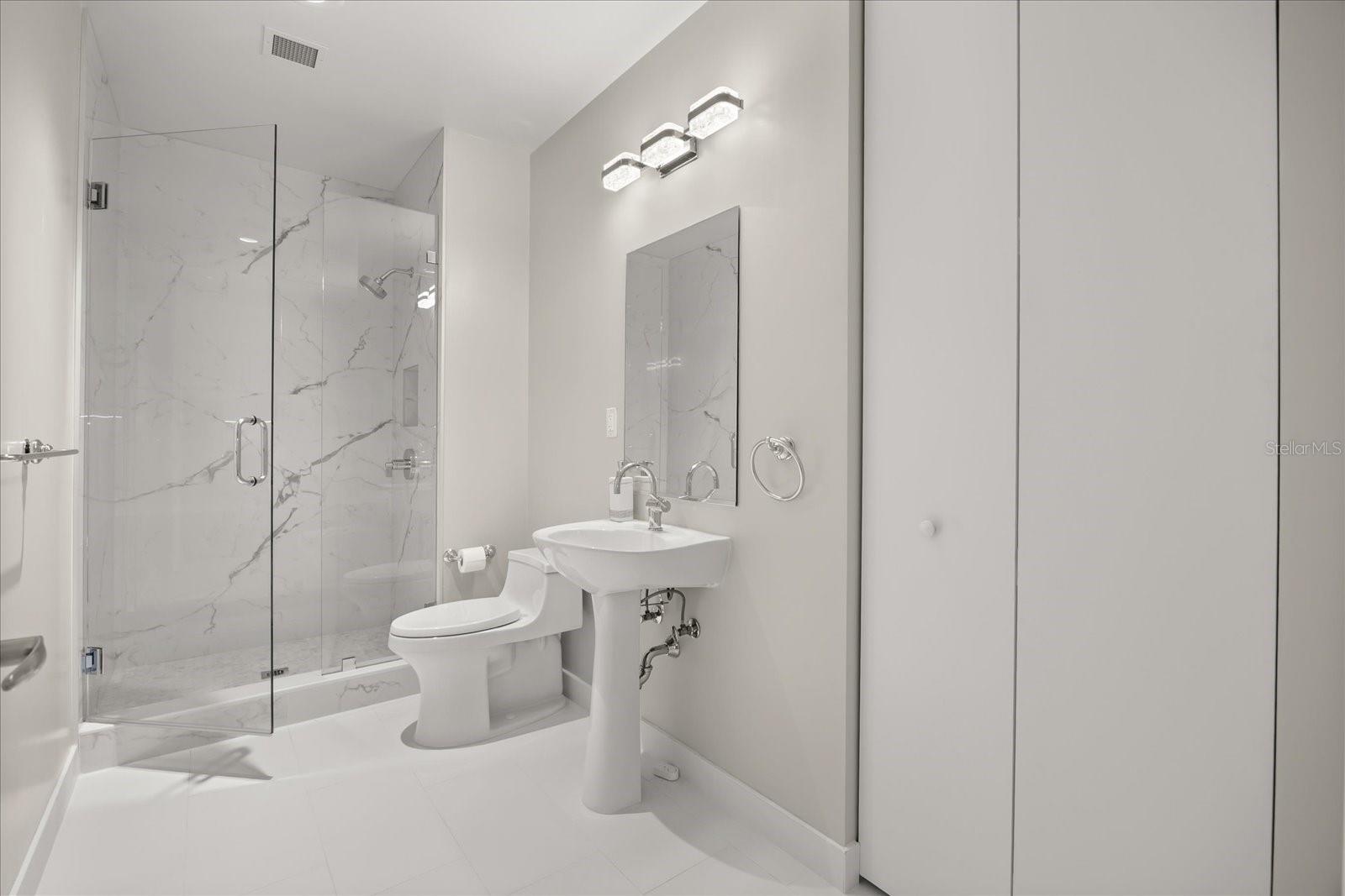 150 E ROBINSON ST #26B