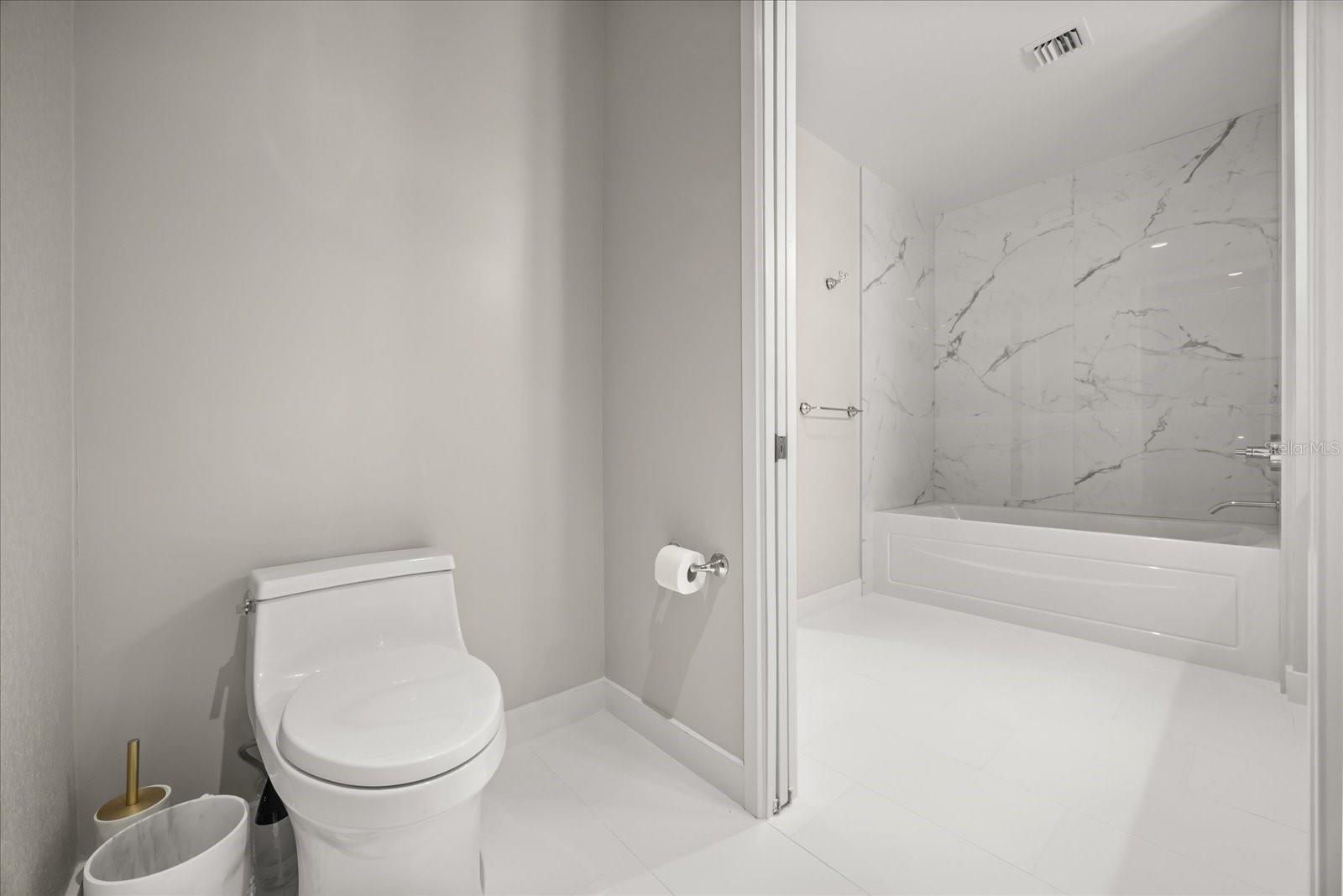 150 E ROBINSON ST #26B