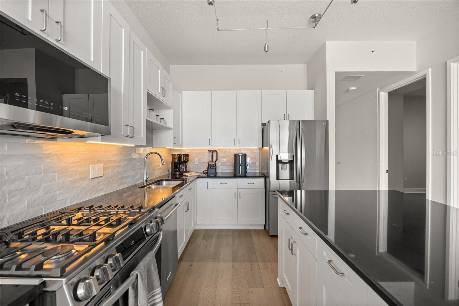 150 E ROBINSON ST #26B