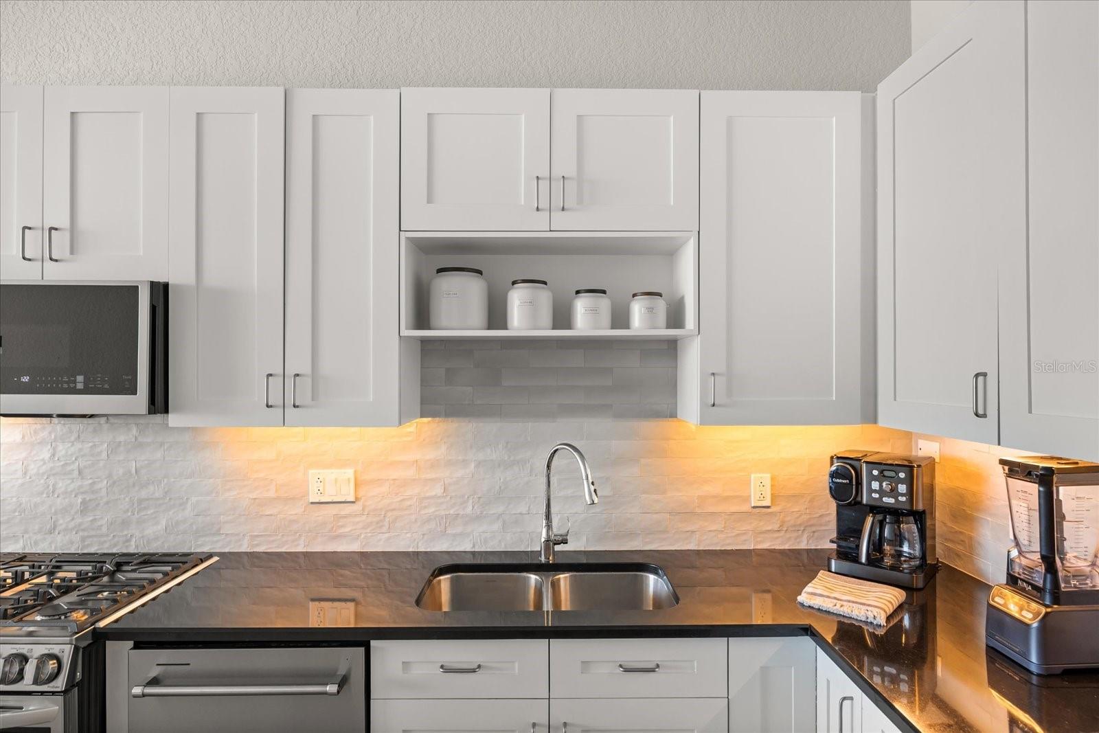 150 E ROBINSON ST #26B