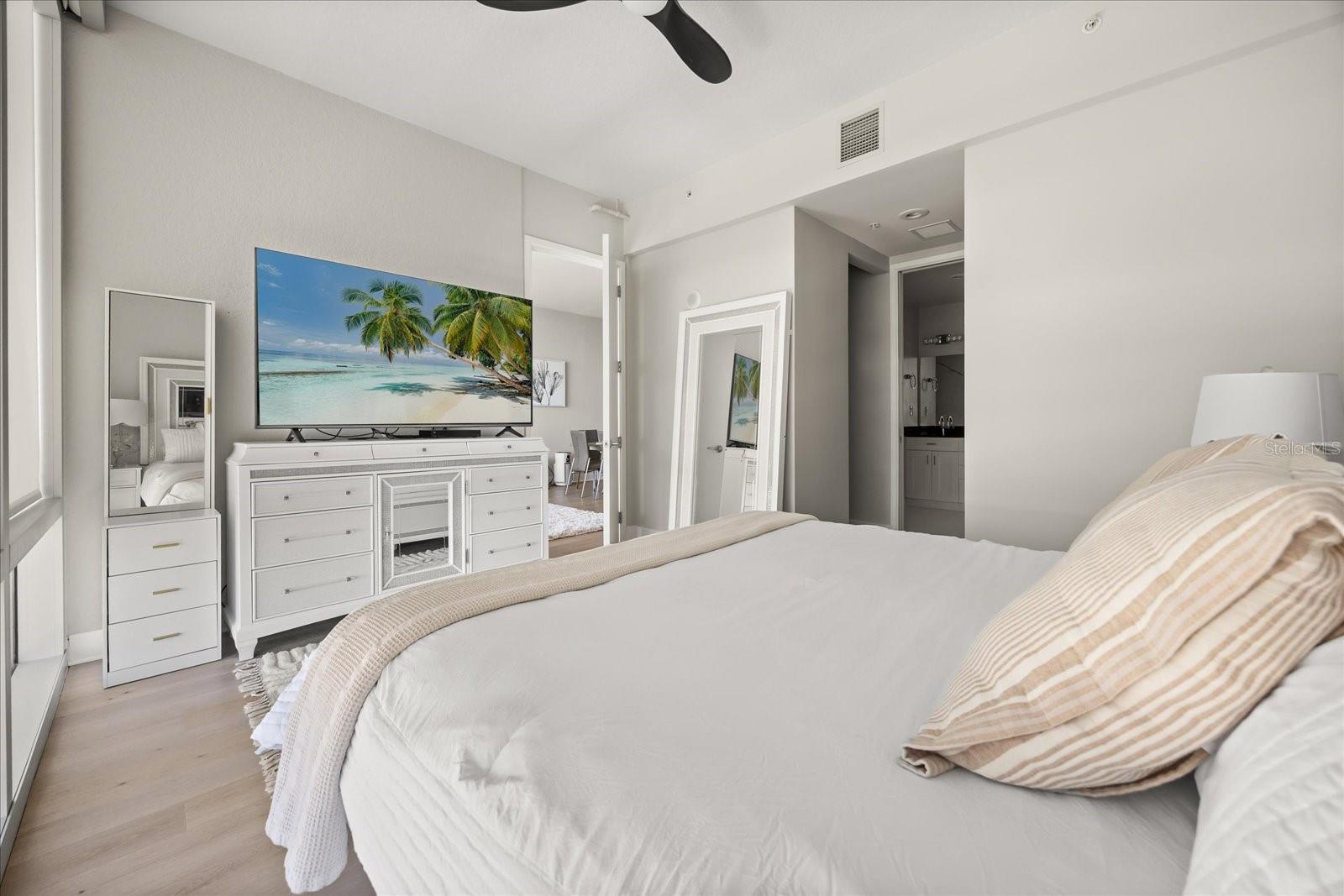 150 E ROBINSON ST #26B