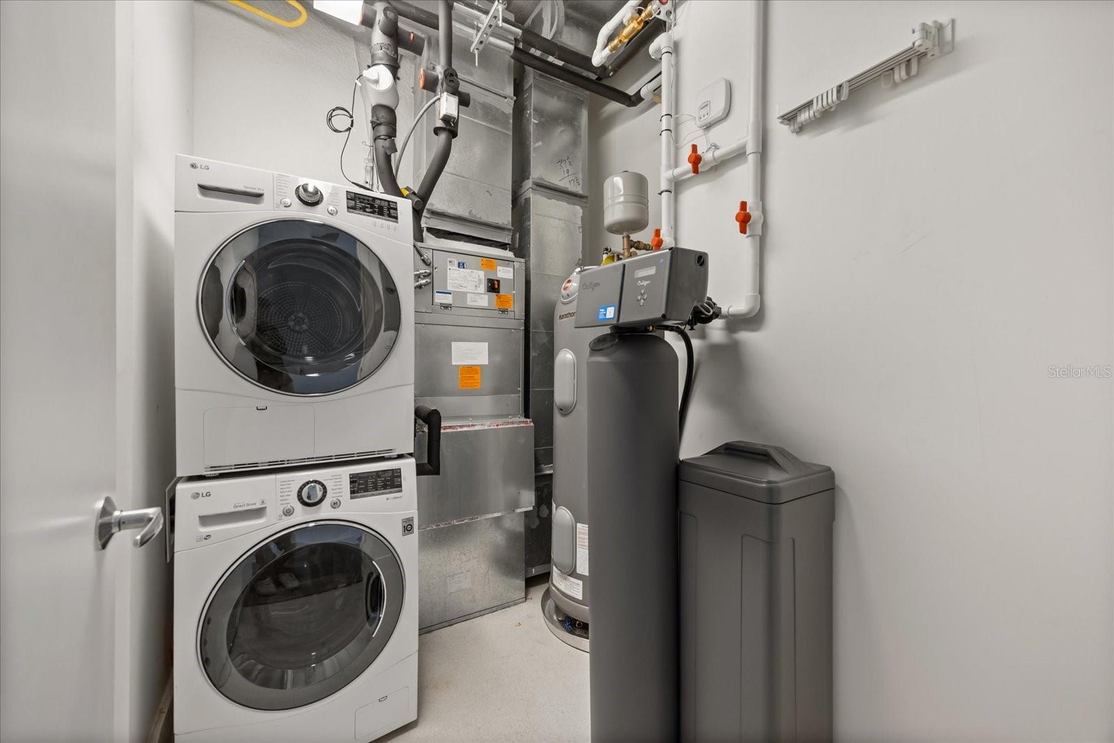 150 E ROBINSON ST #26B