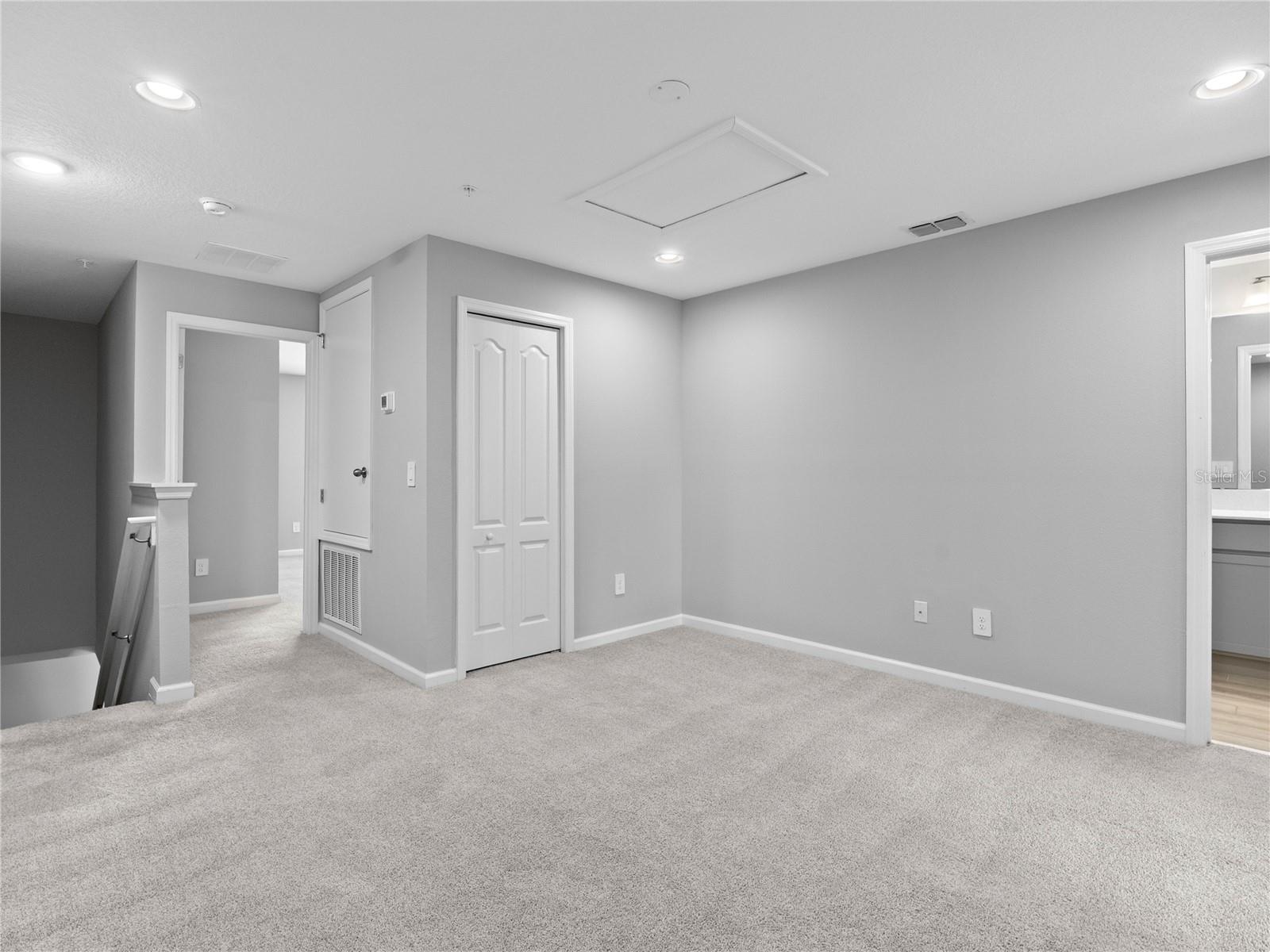 463 CAPE HONEYSUCKLE PL