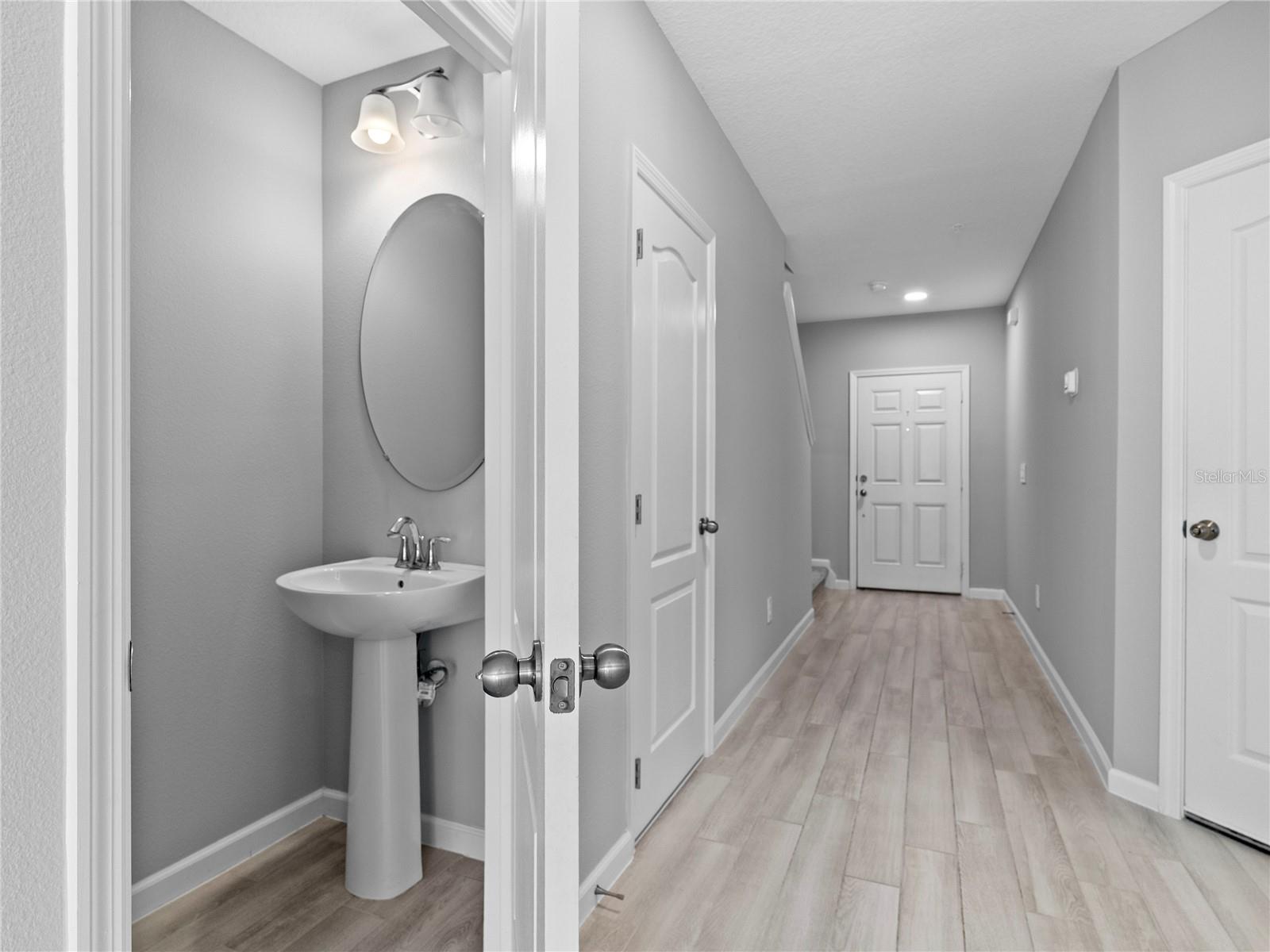 463 CAPE HONEYSUCKLE PL