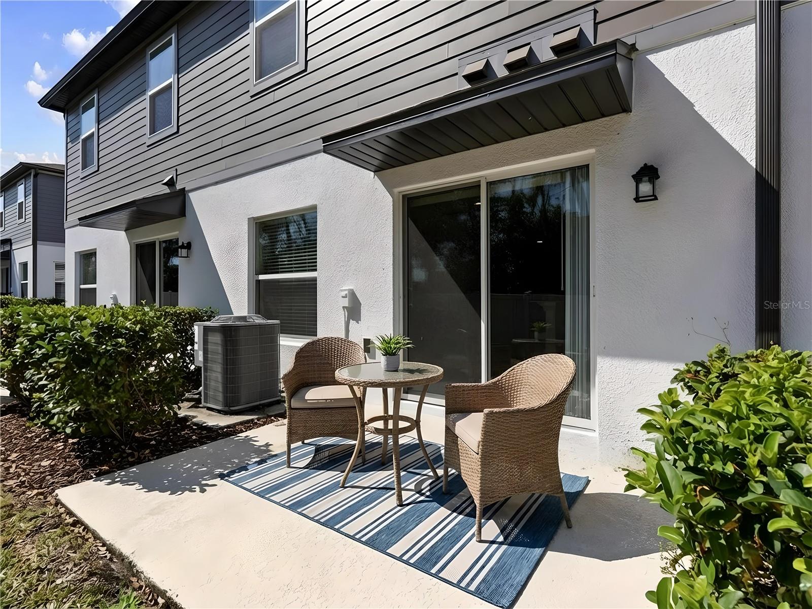 463 CAPE HONEYSUCKLE PL