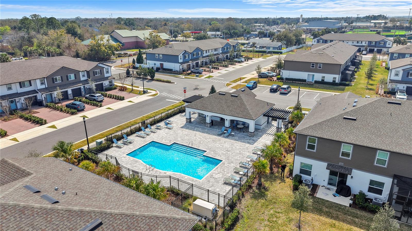 463 CAPE HONEYSUCKLE PL