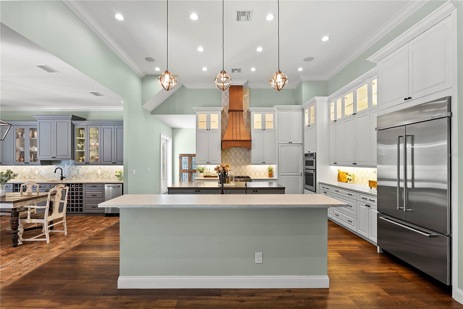 504 YELLOW SUBMARINE CT