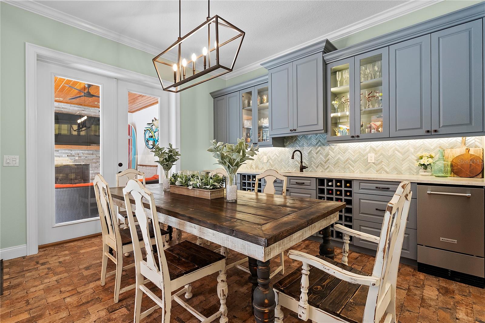 504 YELLOW SUBMARINE CT