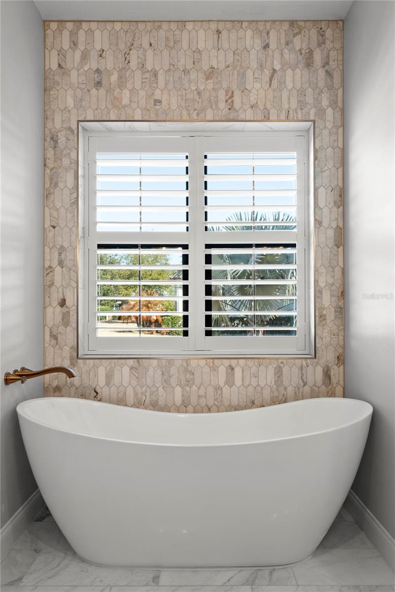 504 YELLOW SUBMARINE CT