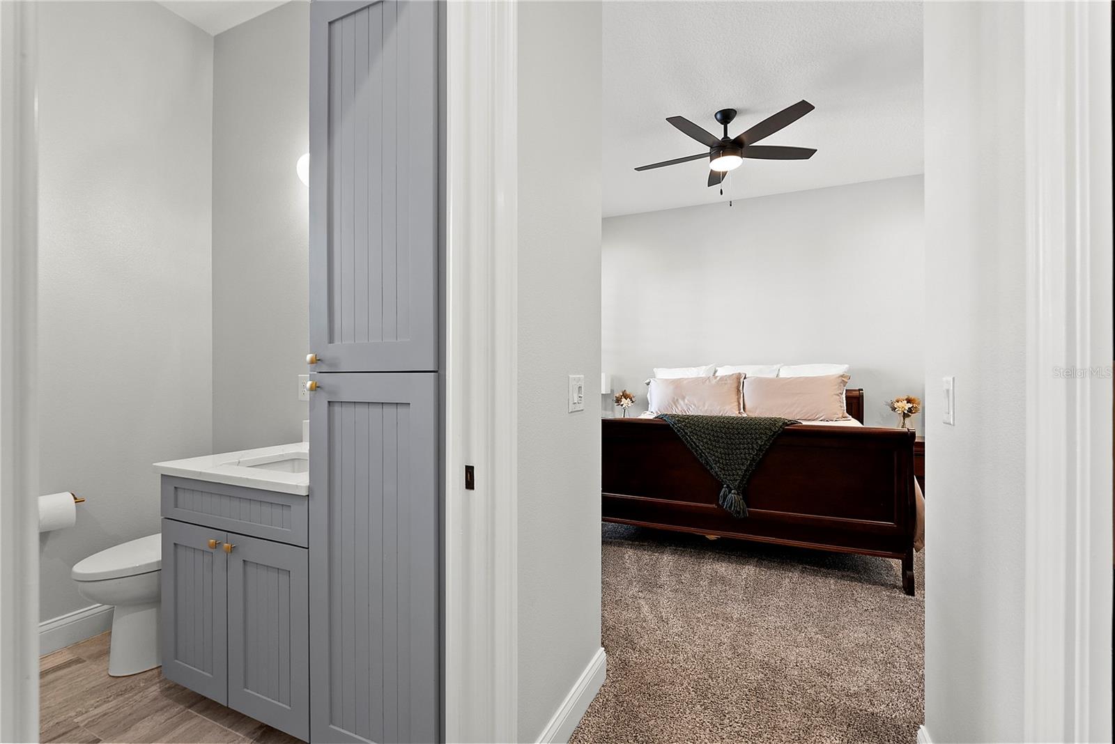 504 YELLOW SUBMARINE CT