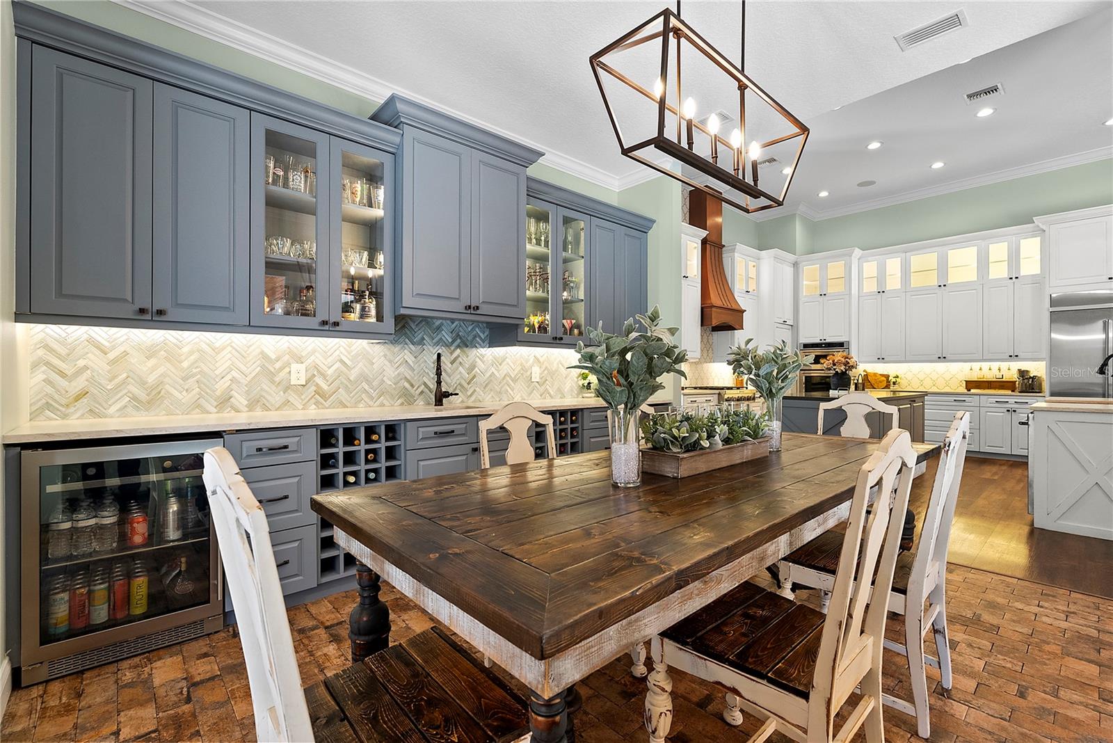 504 YELLOW SUBMARINE CT