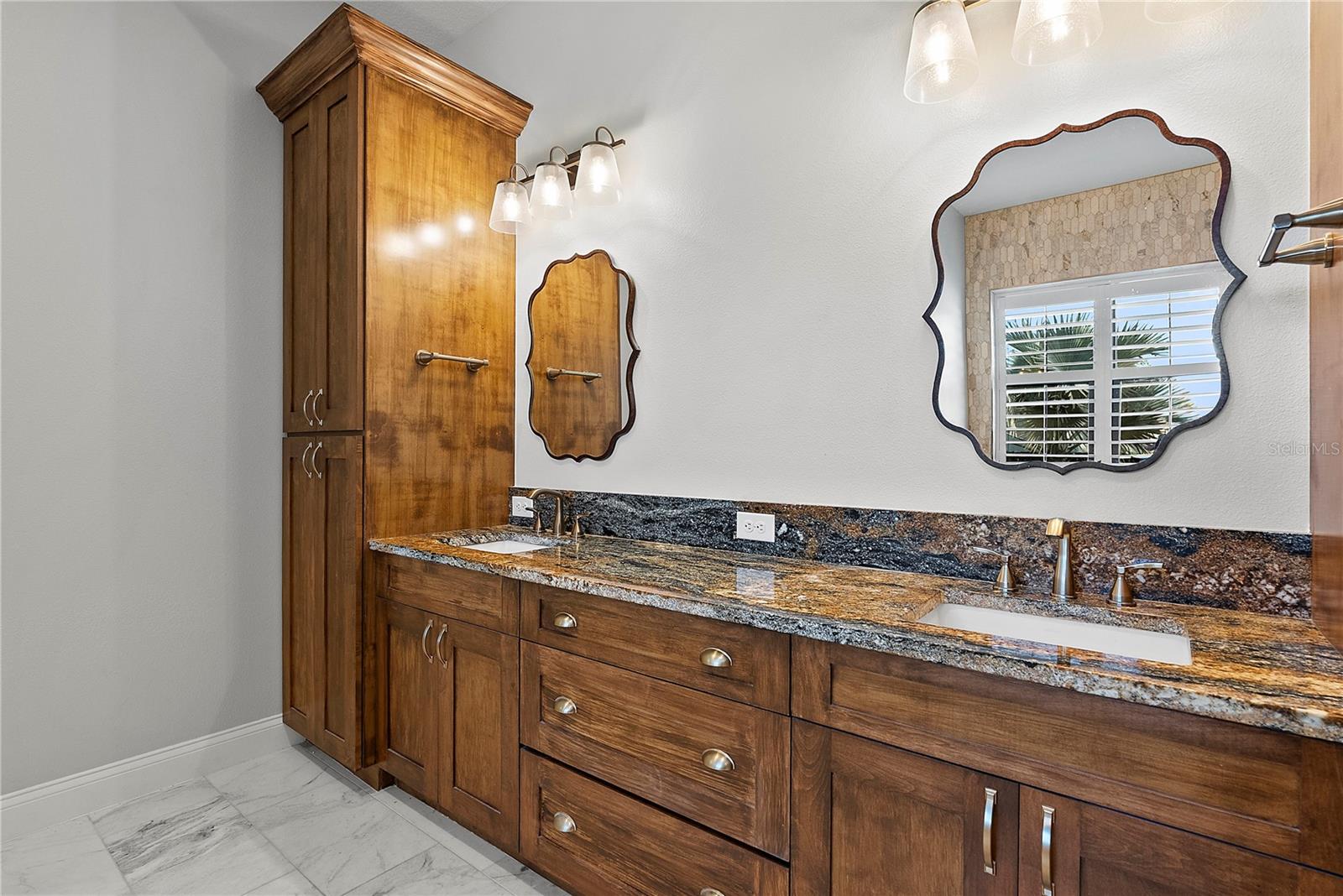 504 YELLOW SUBMARINE CT