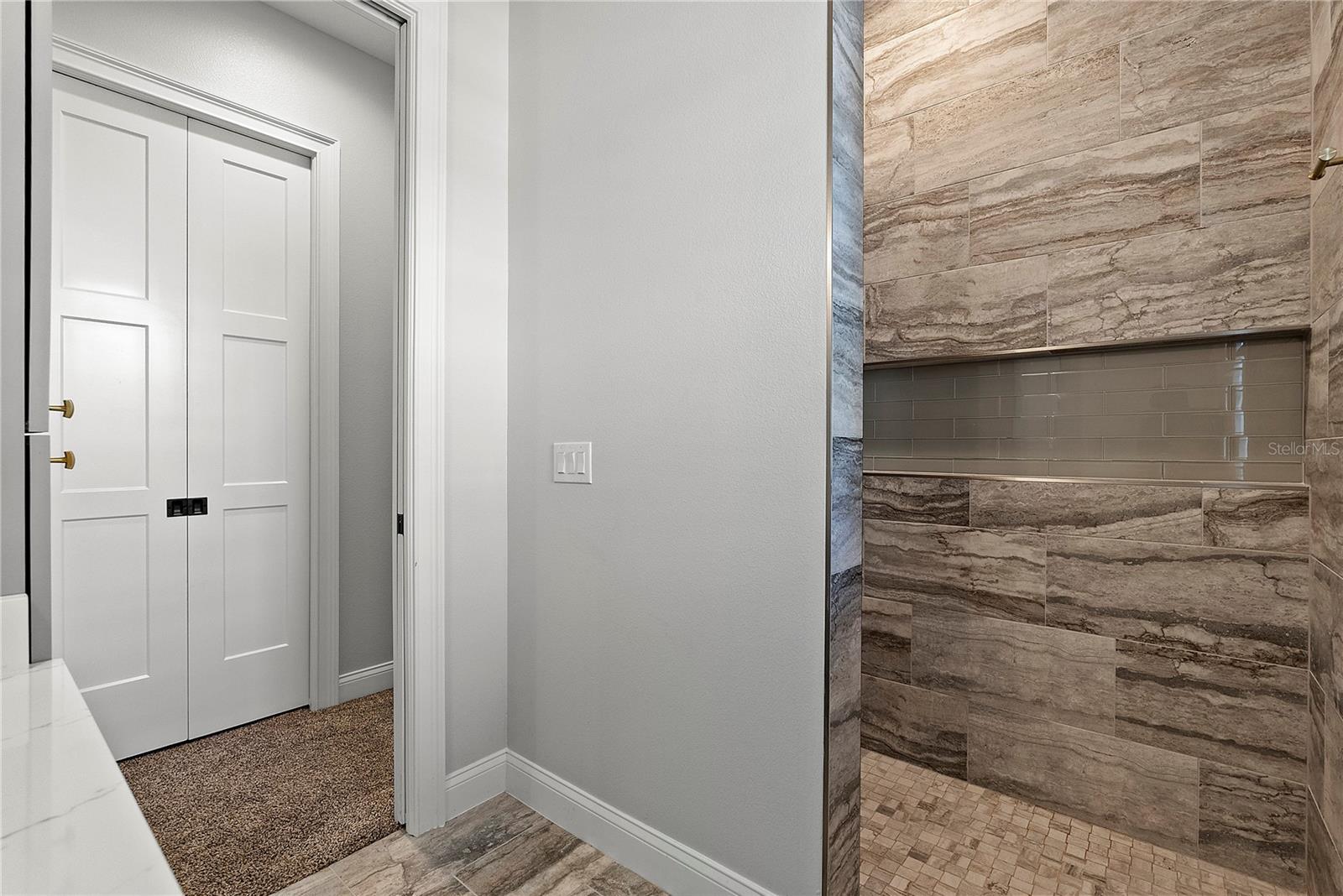 504 YELLOW SUBMARINE CT