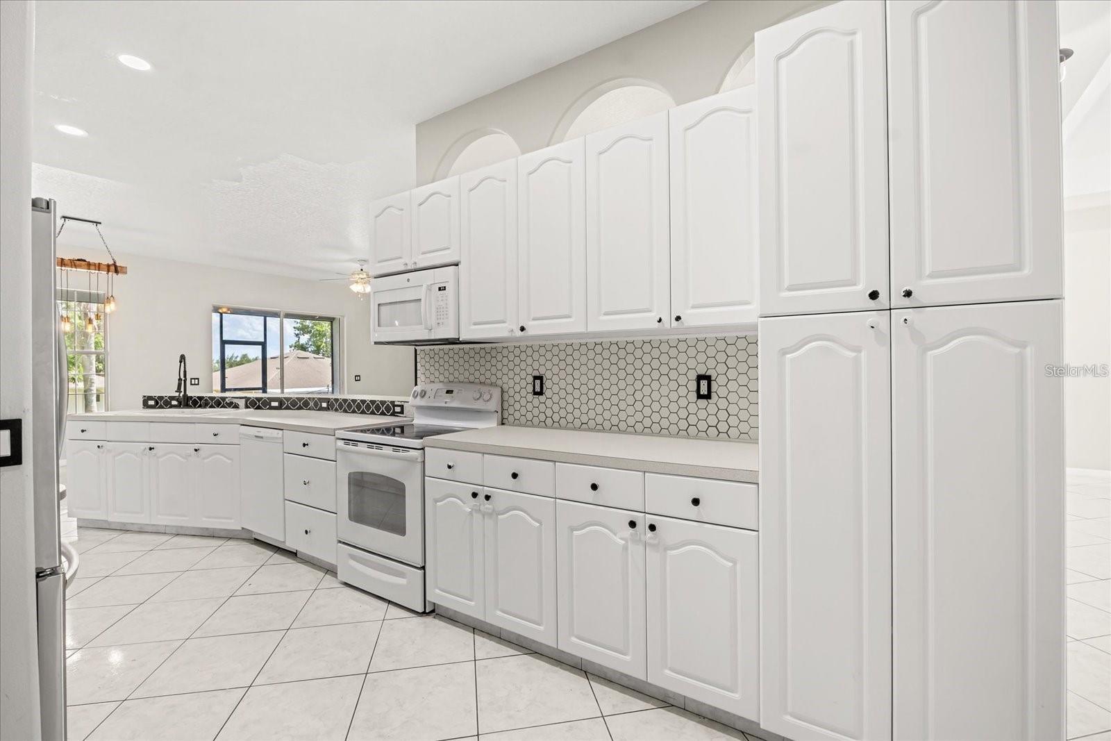 13848 VISTA DEL LAGO BLVD