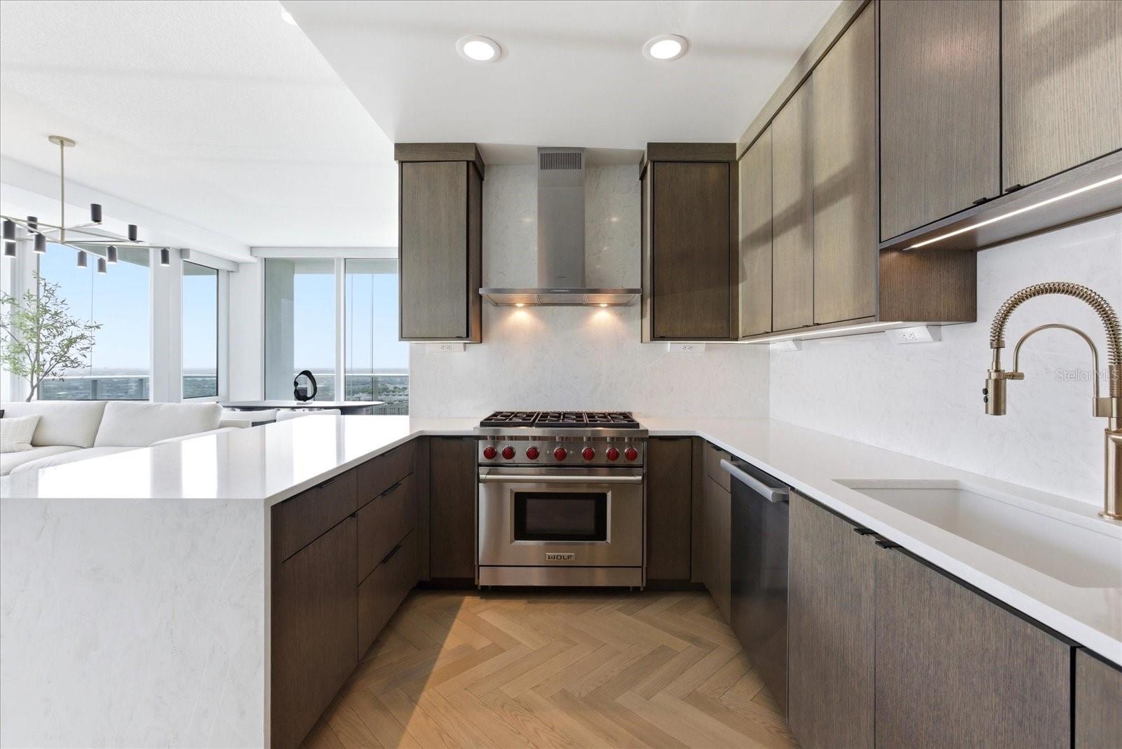 150 E ROBINSON ST #30C