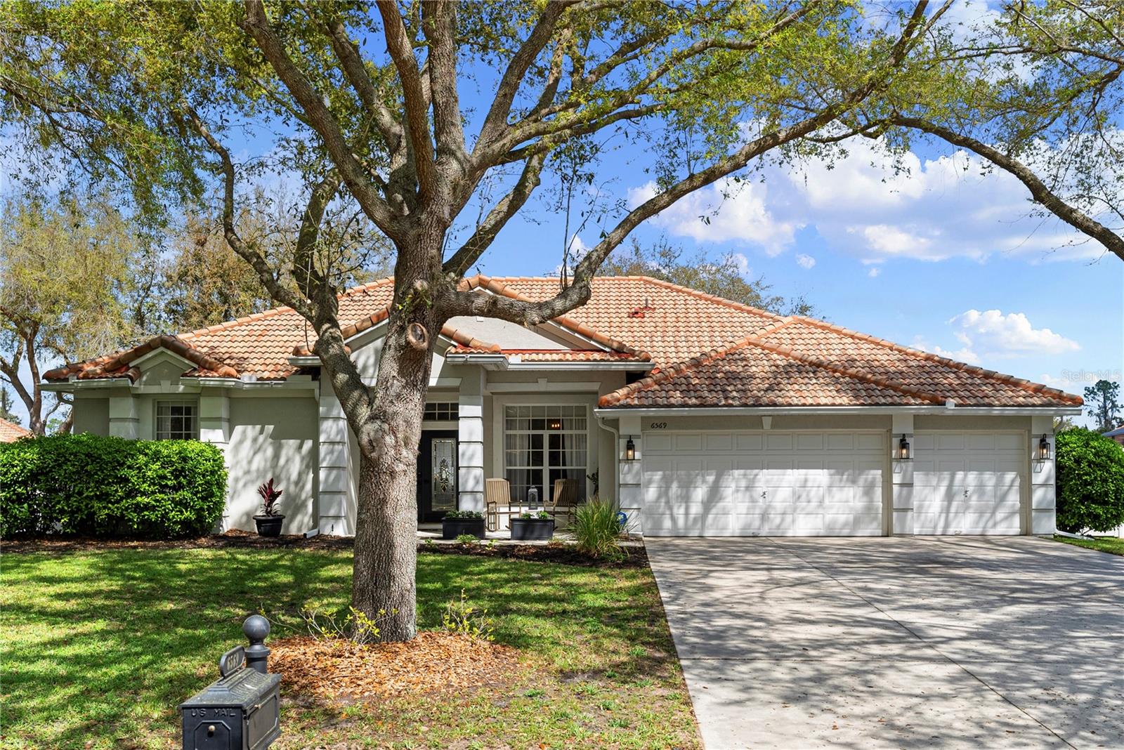 6569 CRESTMONT GLEN LN