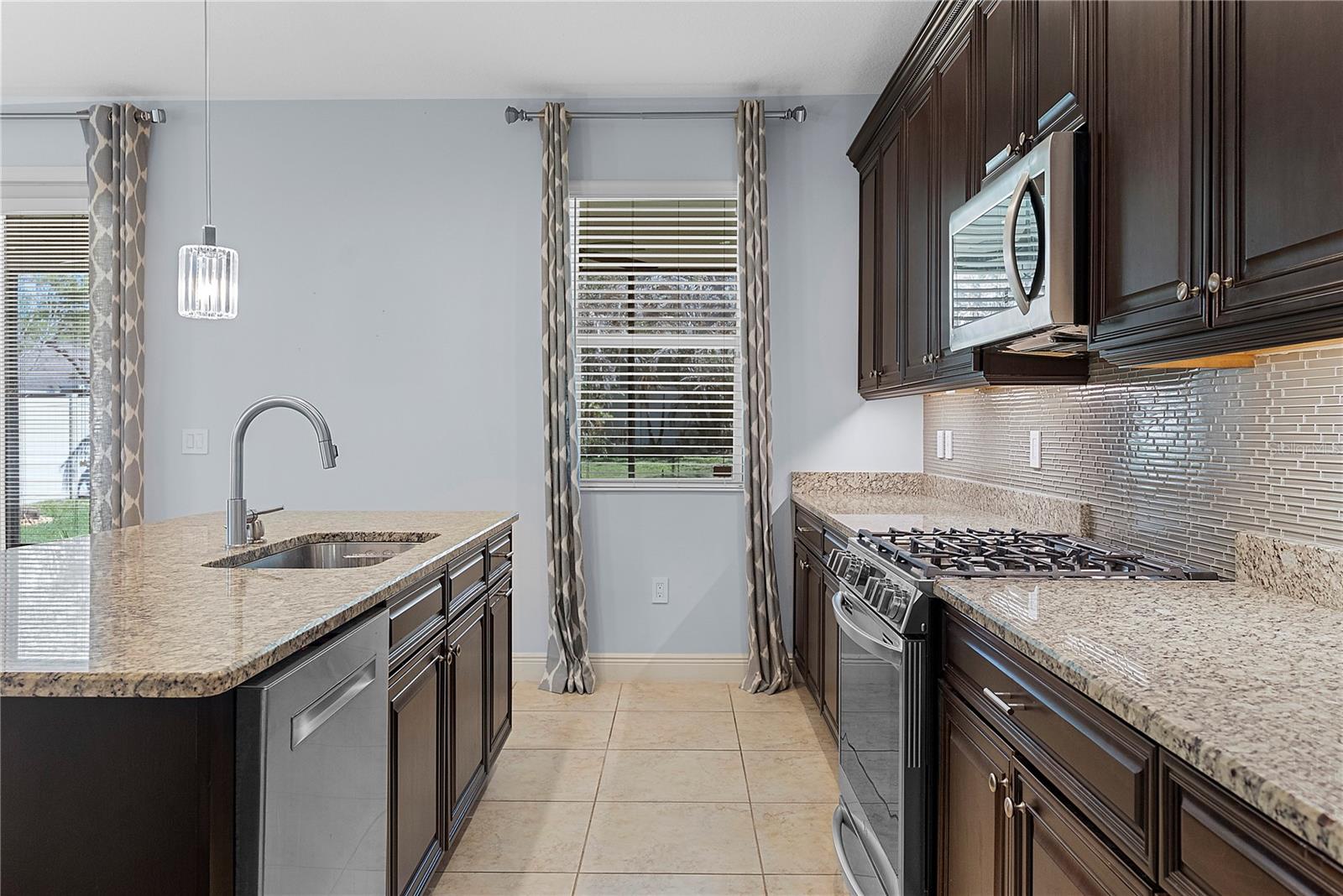 6613 MERRICK LANDING BLVD