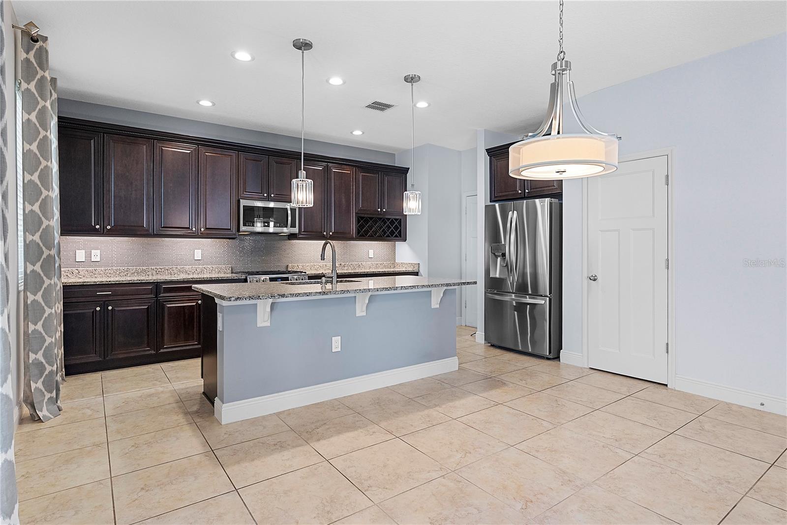 6613 MERRICK LANDING BLVD