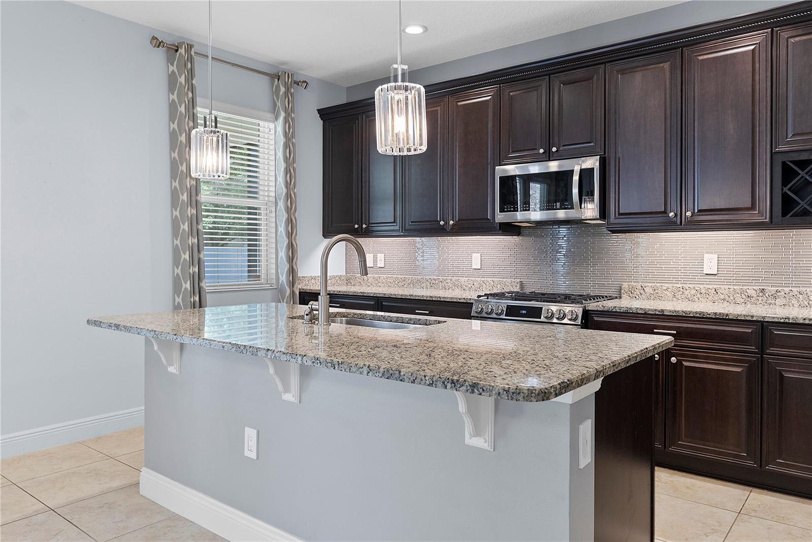 6613 MERRICK LANDING BLVD