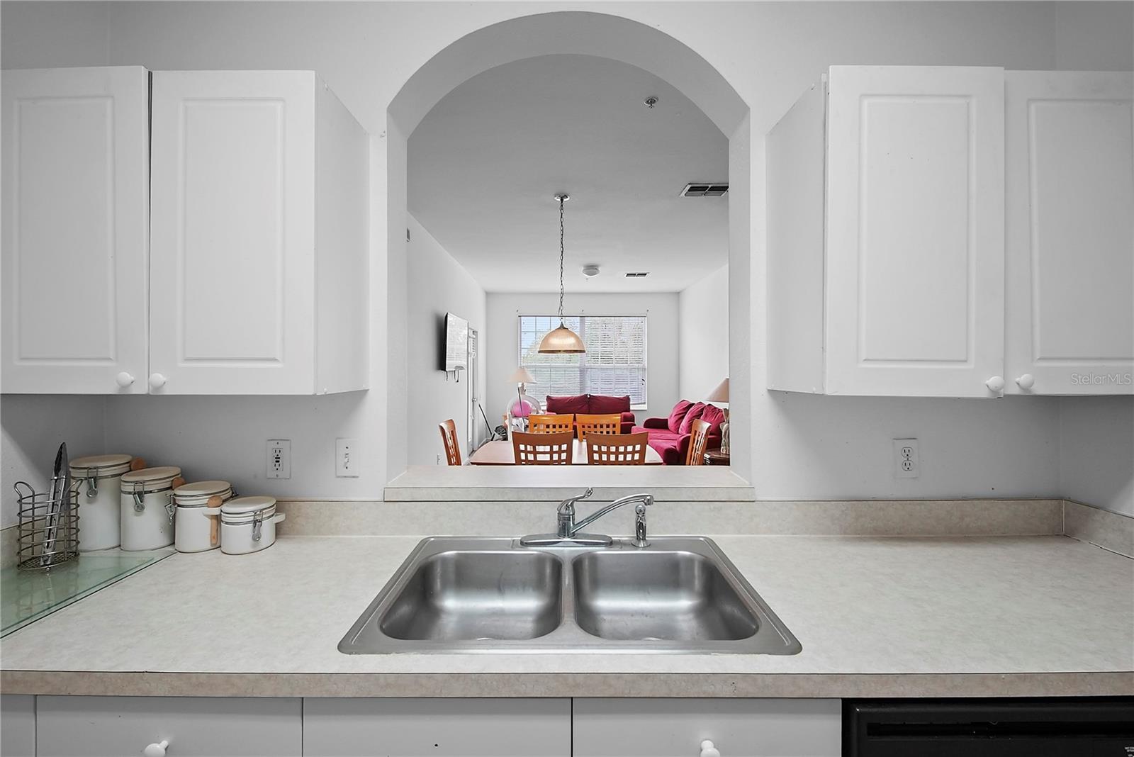 8103 COCONUT PALM WAY #204