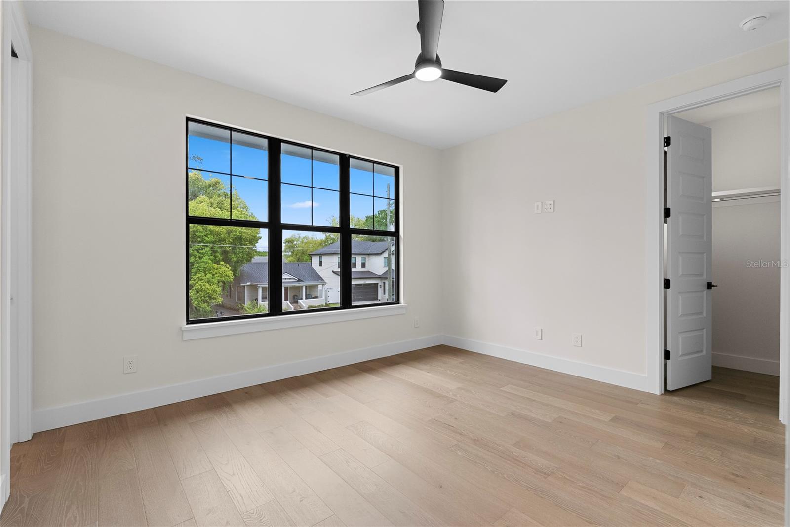 2505 AMHERST AVE