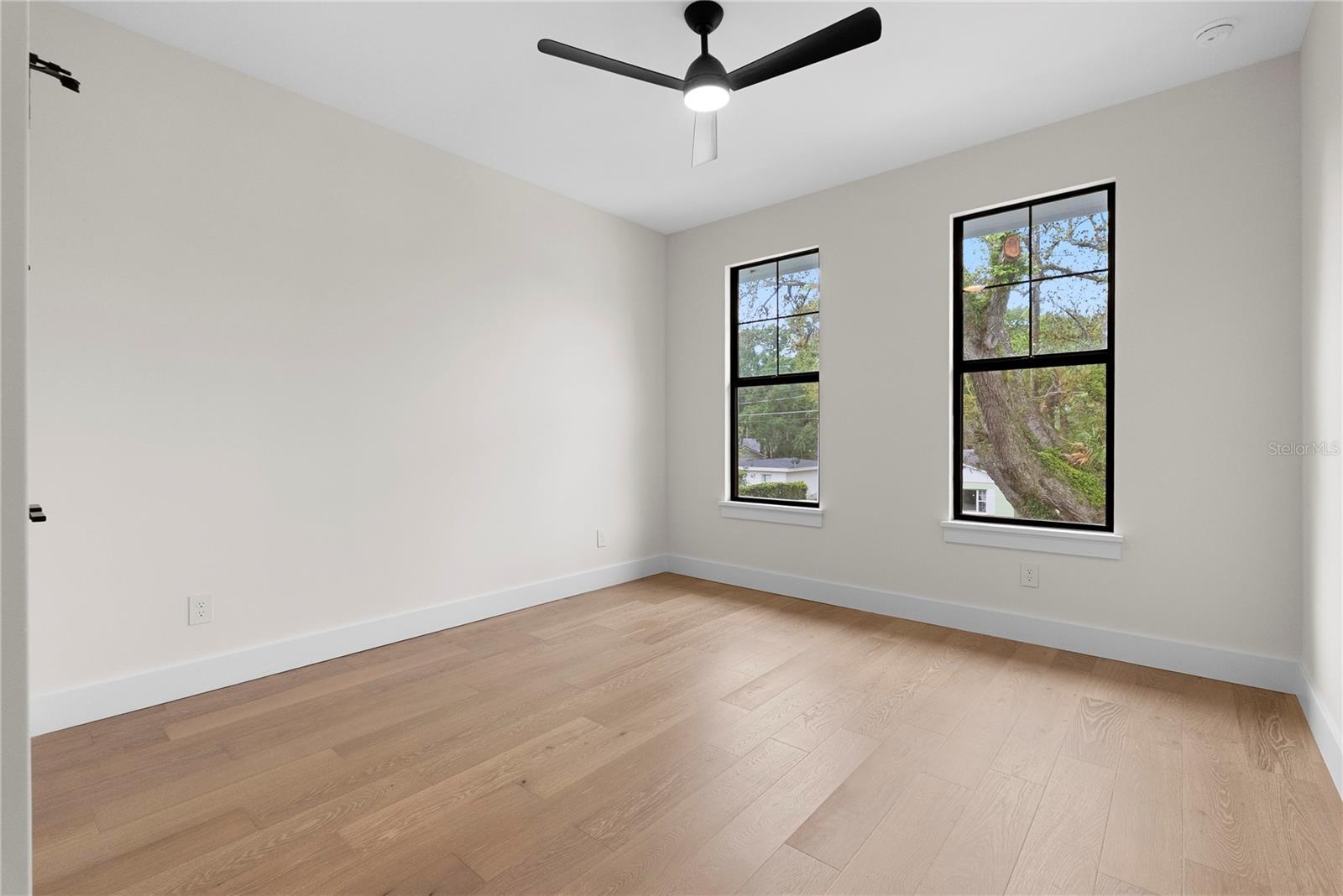 2505 AMHERST AVE