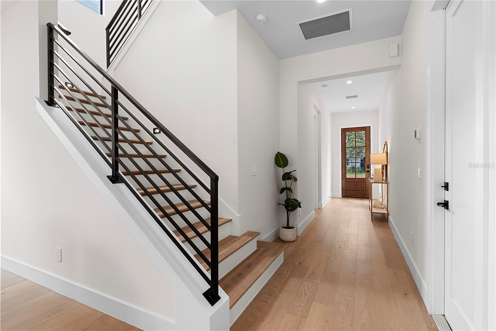 2505 AMHERST AVE