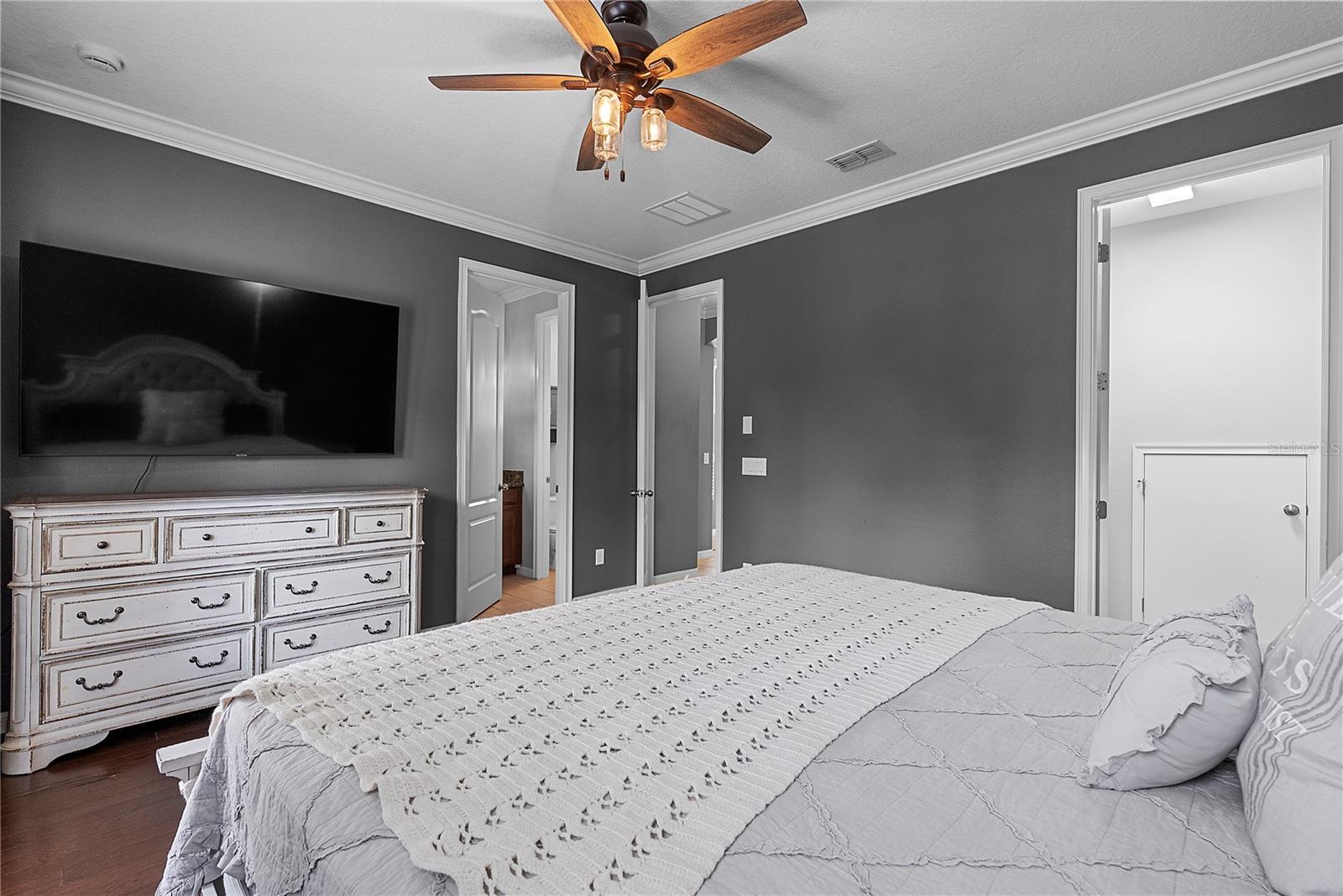 5327 FACTORS WALK DR