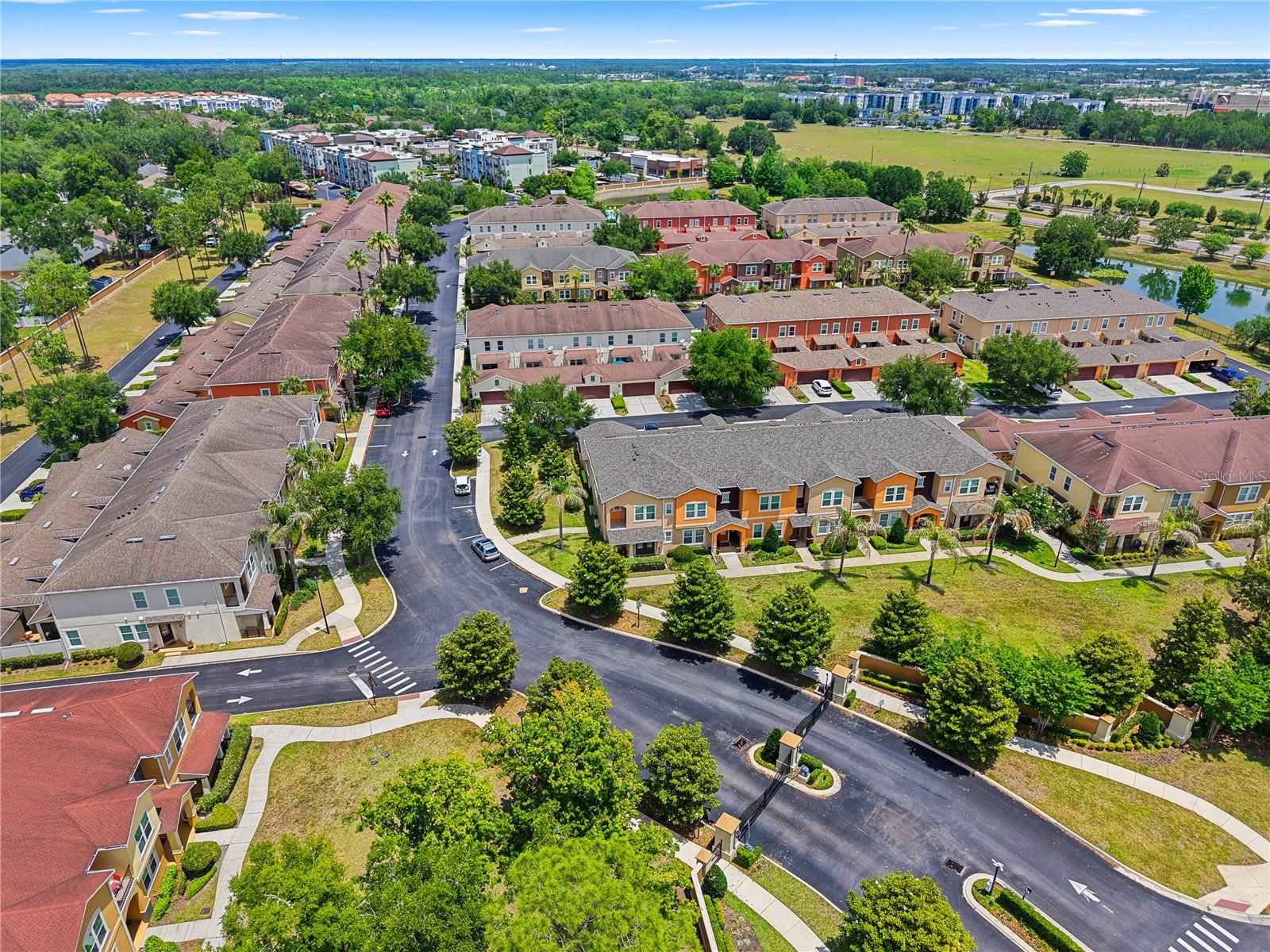 5327 FACTORS WALK DR