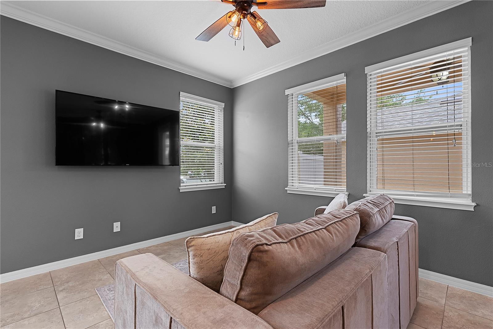 5327 FACTORS WALK DR