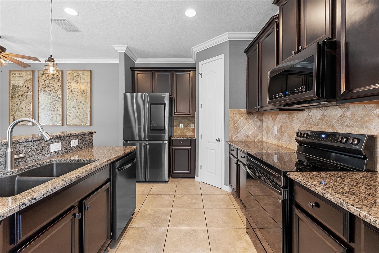 5327 FACTORS WALK DR