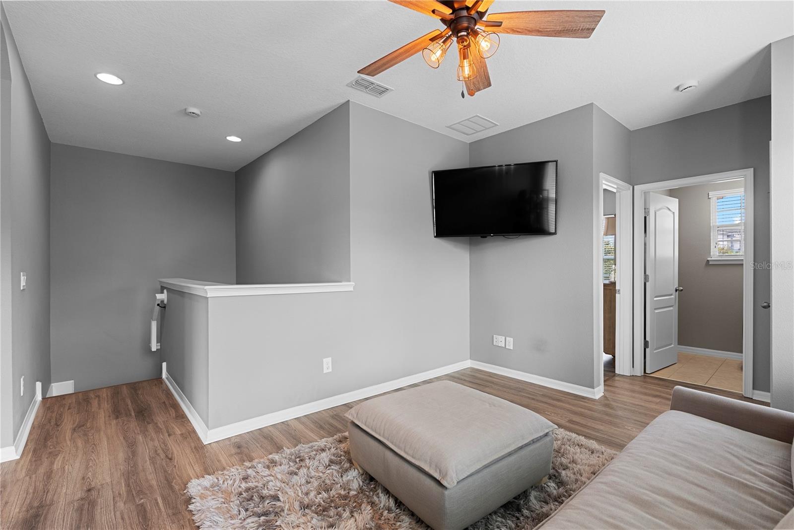 5327 FACTORS WALK DR