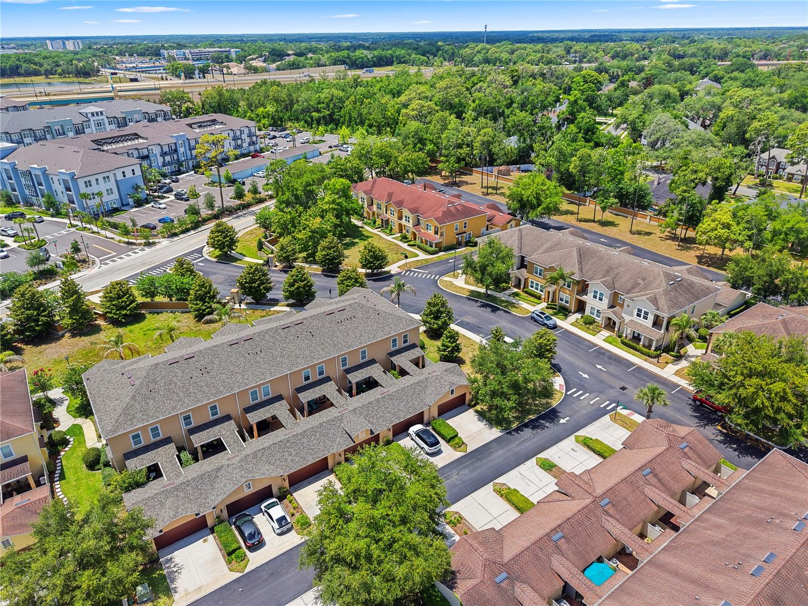 5327 FACTORS WALK DR