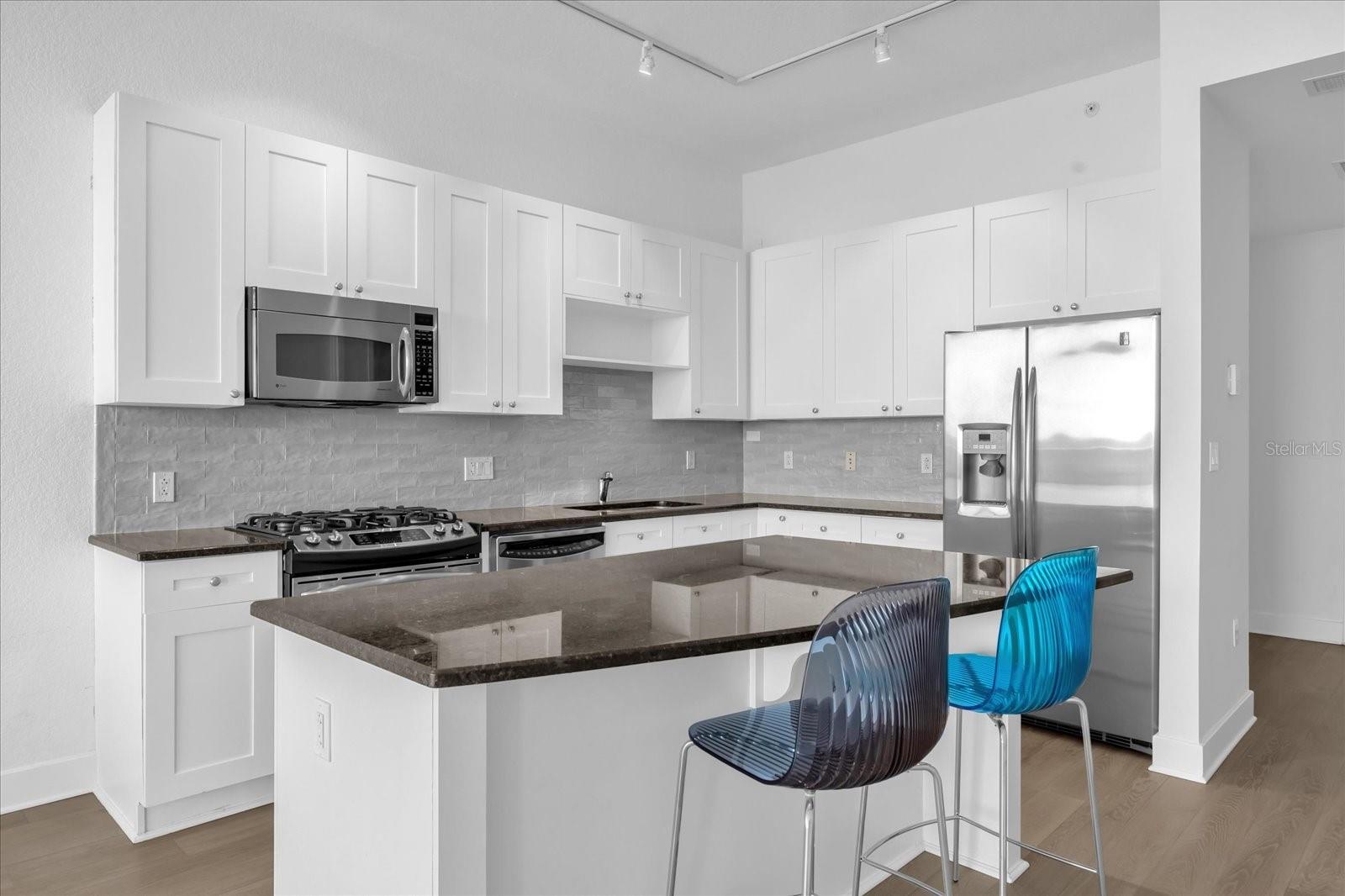 150 E ROBINSON ST #23B