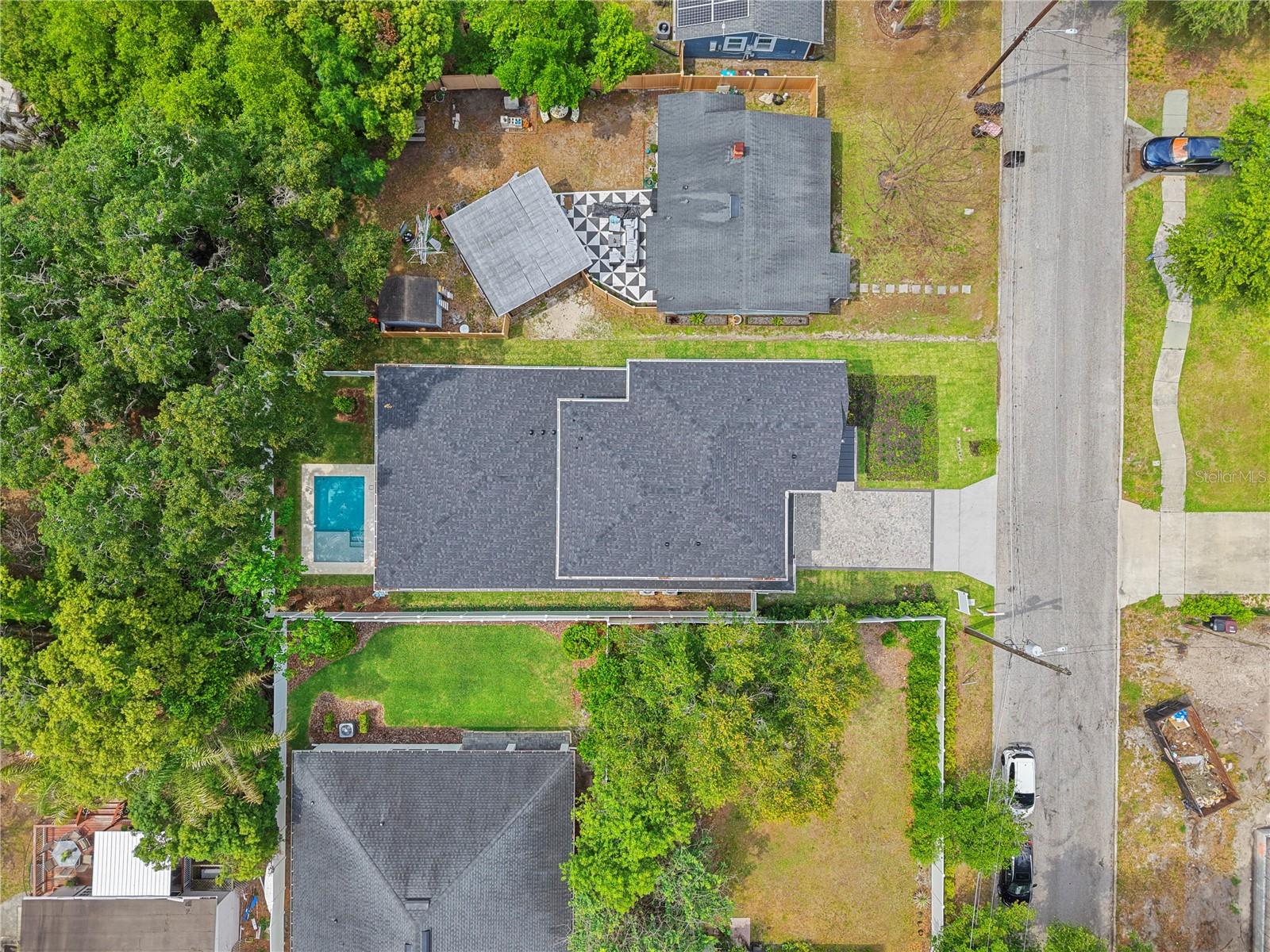 1000 N FOREST AVE