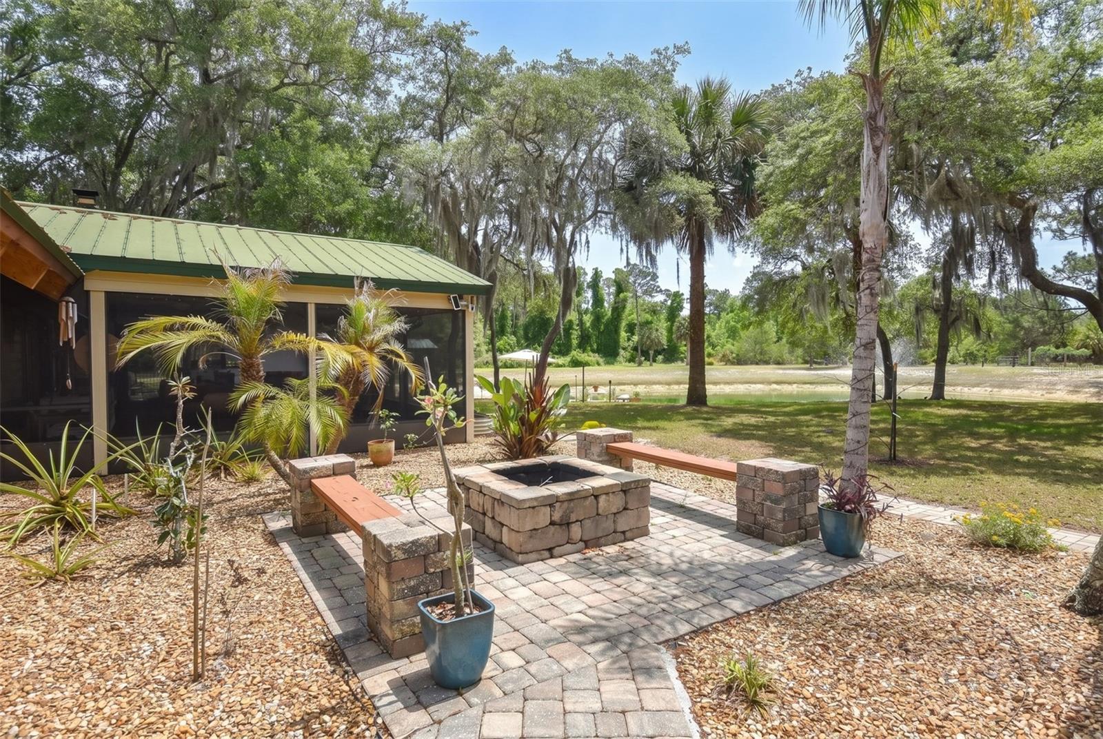 1851 MAYTOWN RD