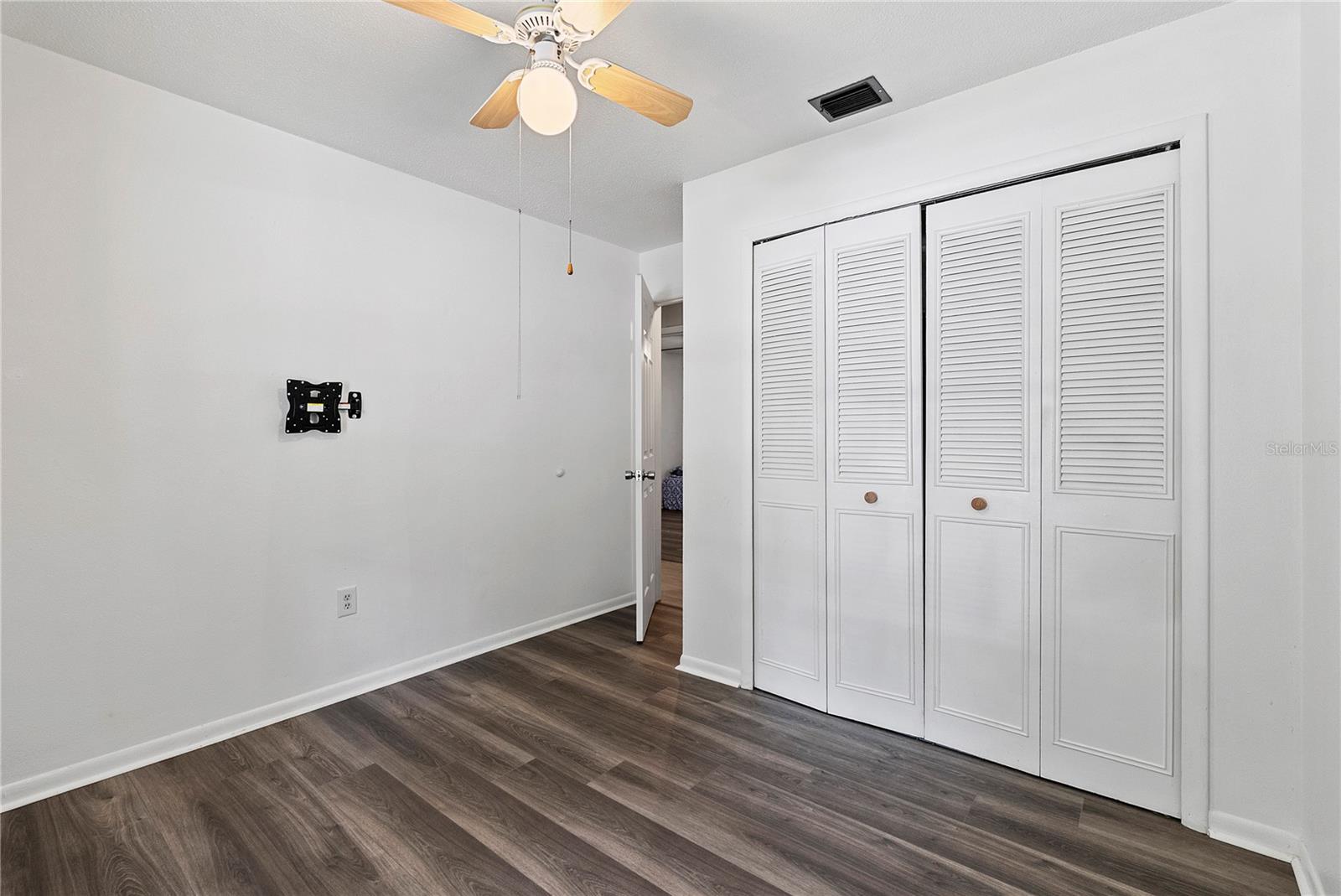 409 MABEL ST