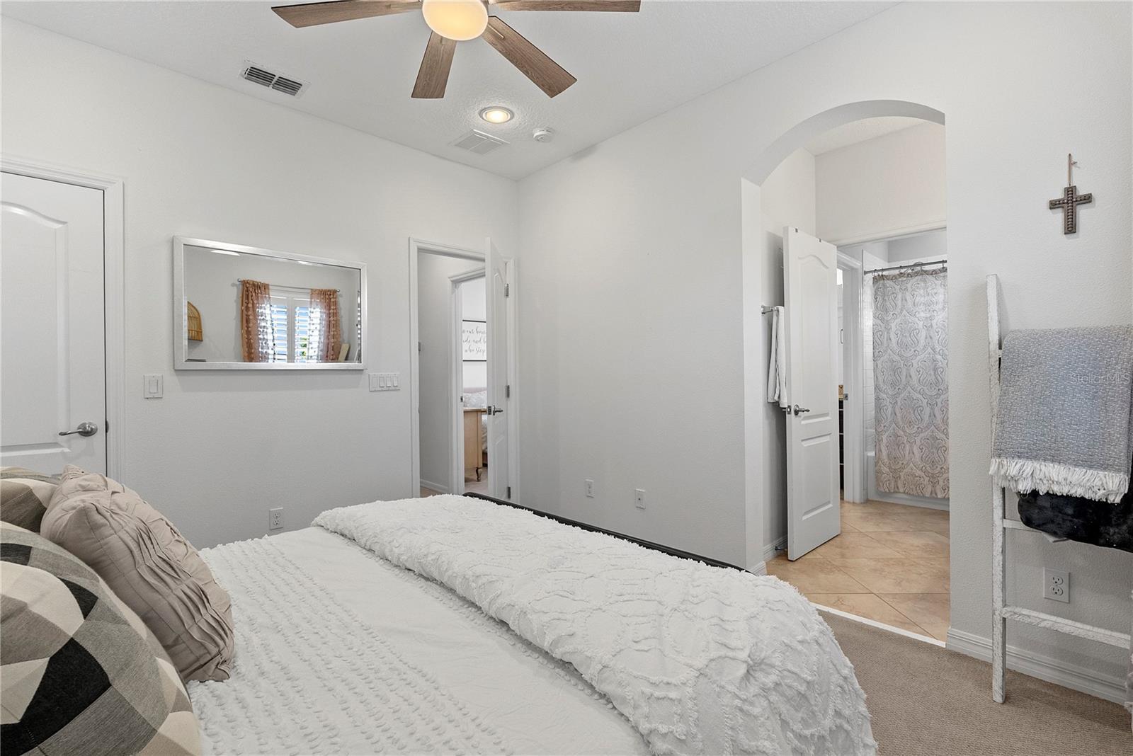 906 SHERBOURNE CIR