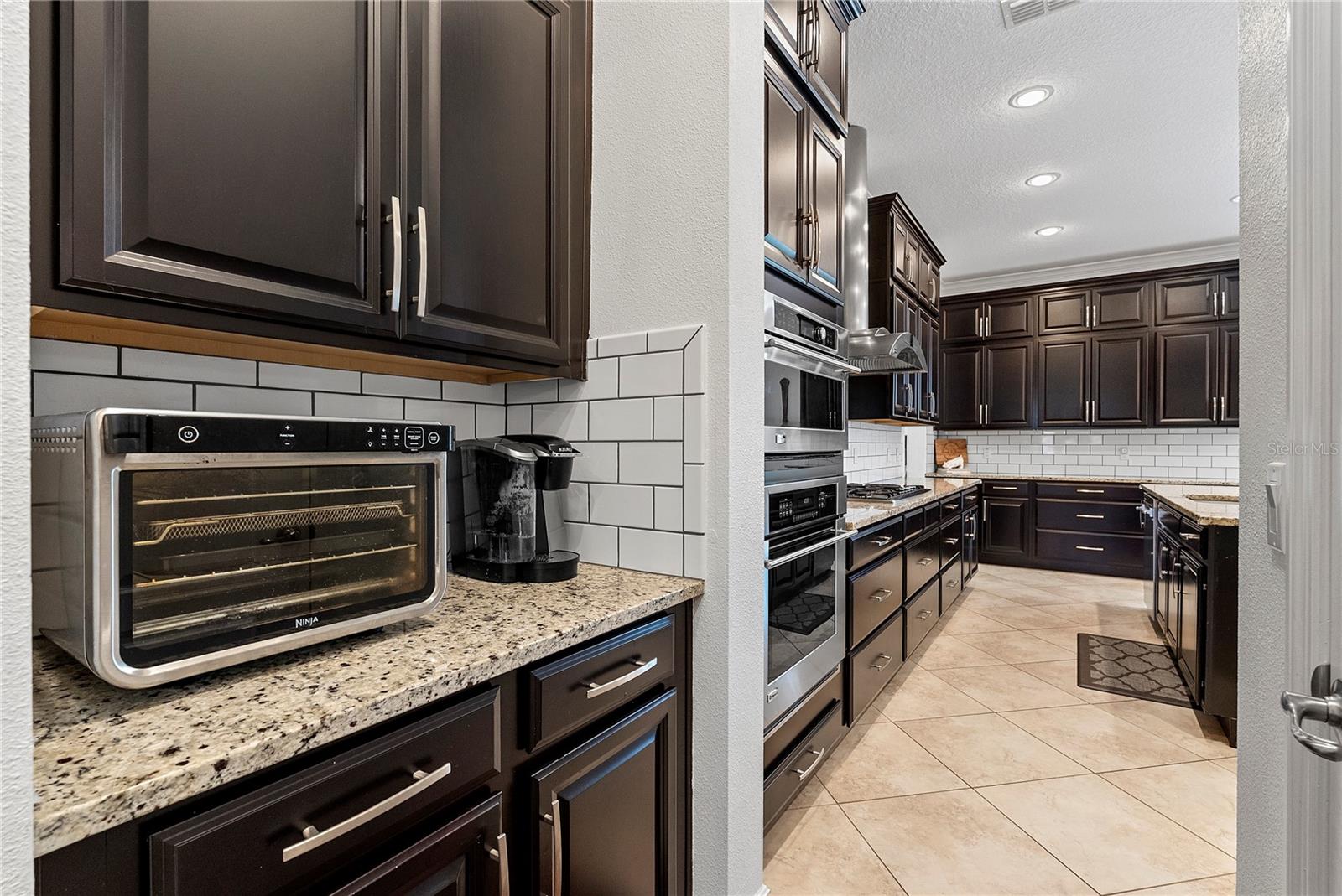 906 SHERBOURNE CIR