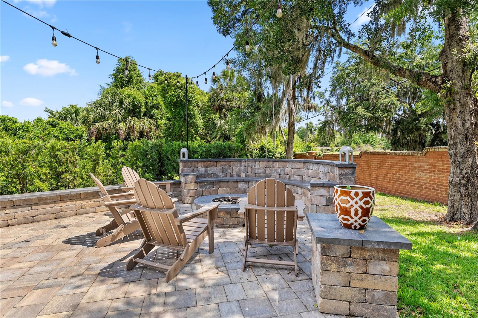 906 SHERBOURNE CIR