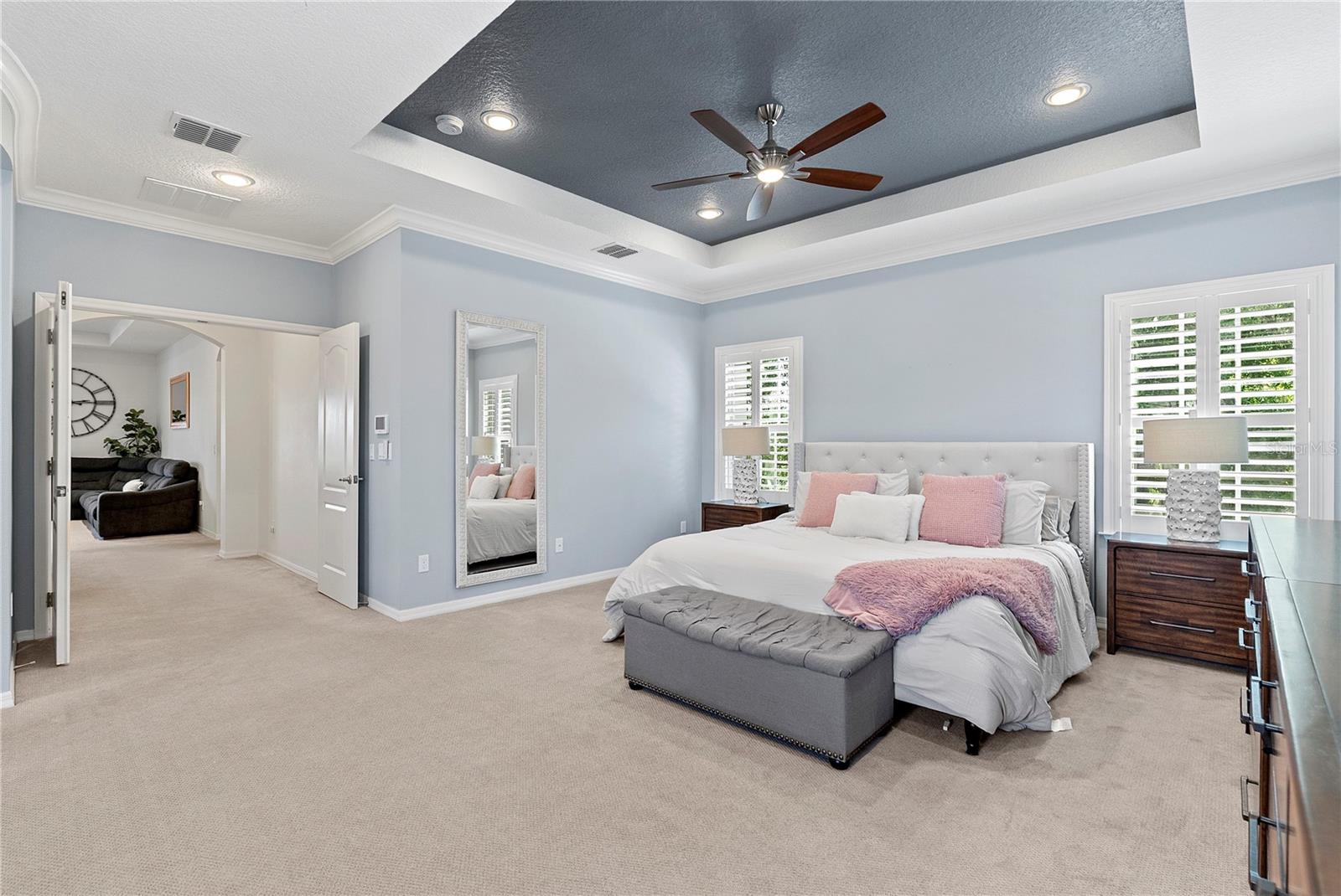 906 SHERBOURNE CIR
