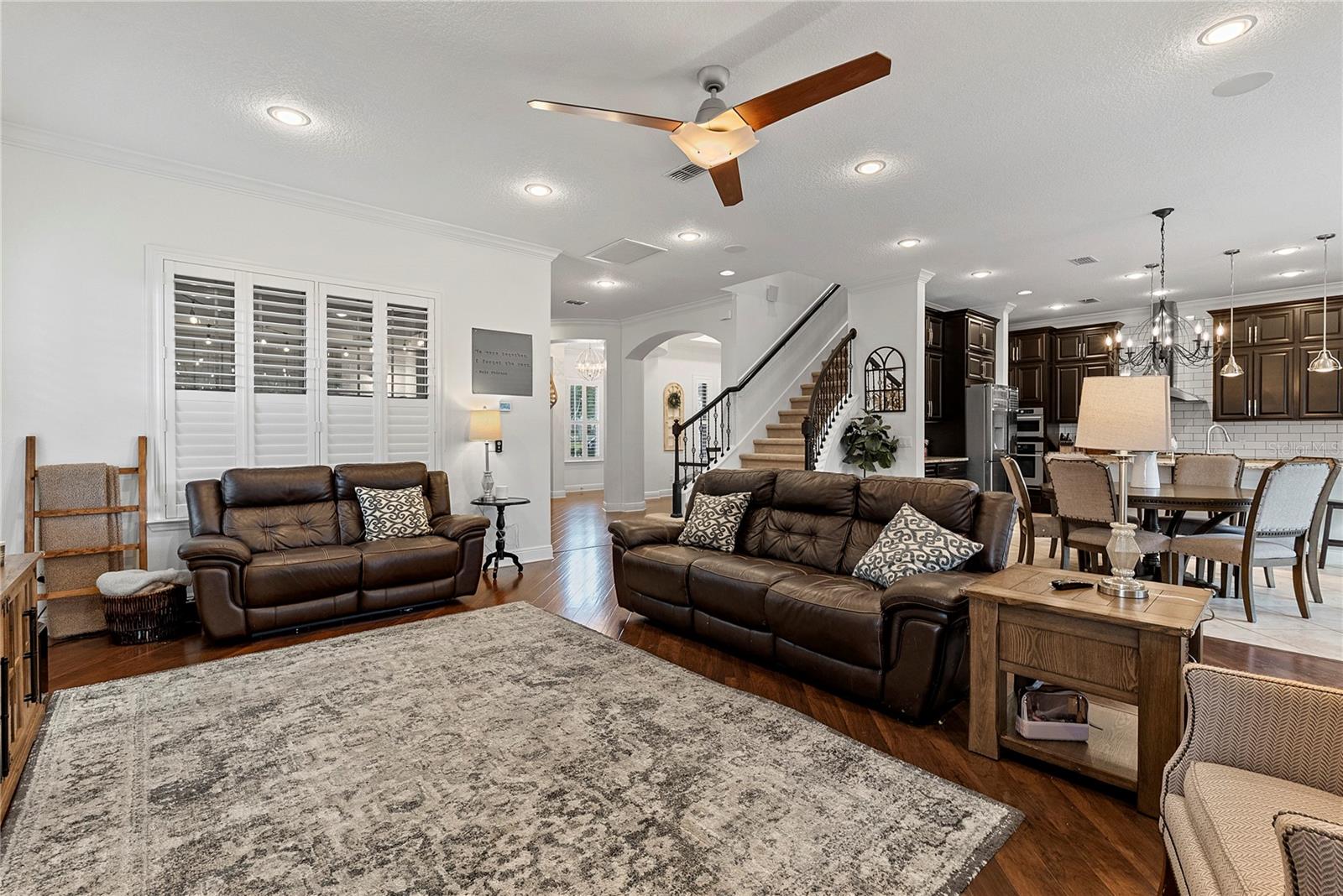 906 SHERBOURNE CIR