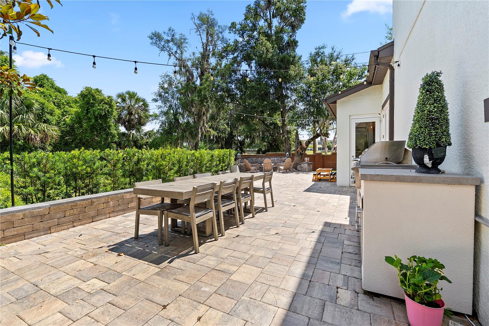 906 SHERBOURNE CIR
